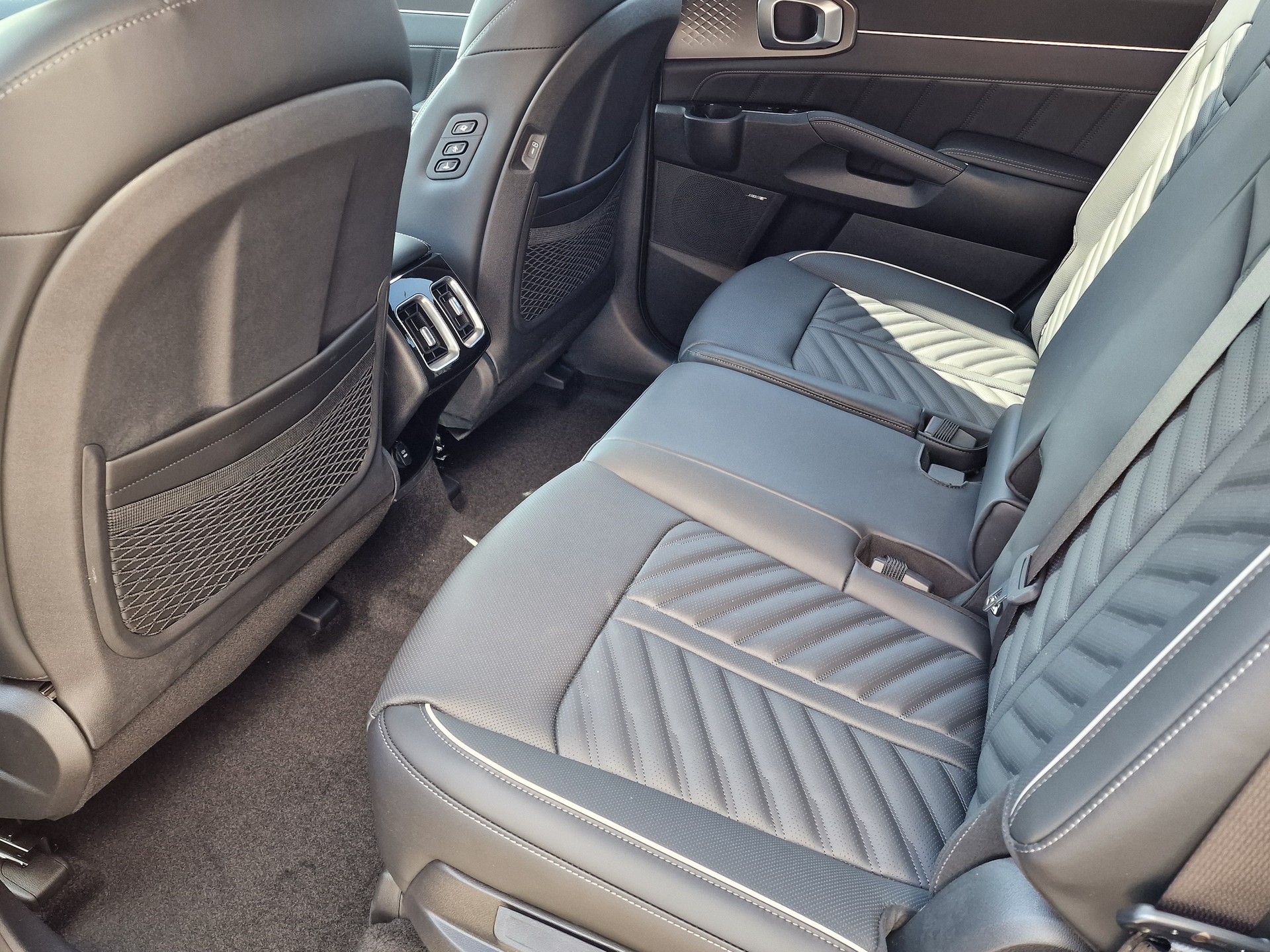 KIA Sorento 2.2 Smartstream 7P Style DCT-image-6