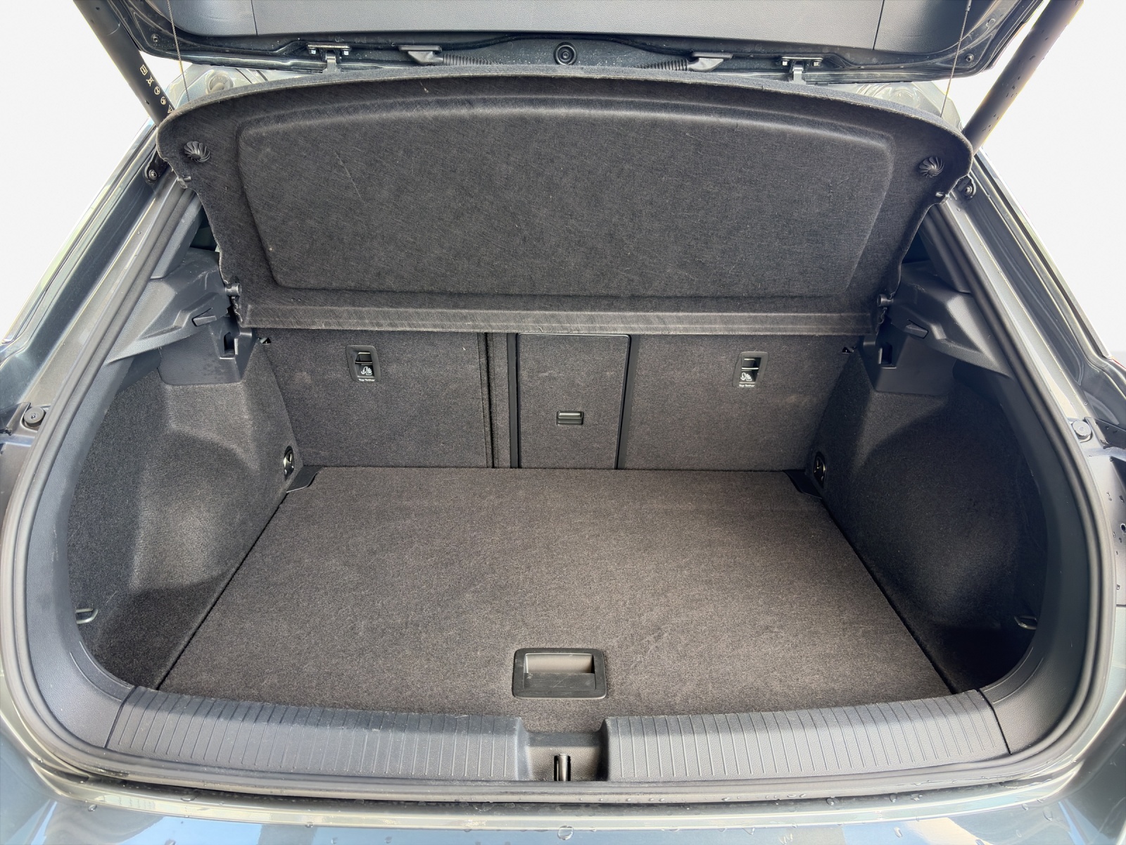 VW T-Roc 2.0 TSI R-Line DSG 4Motion-image-12