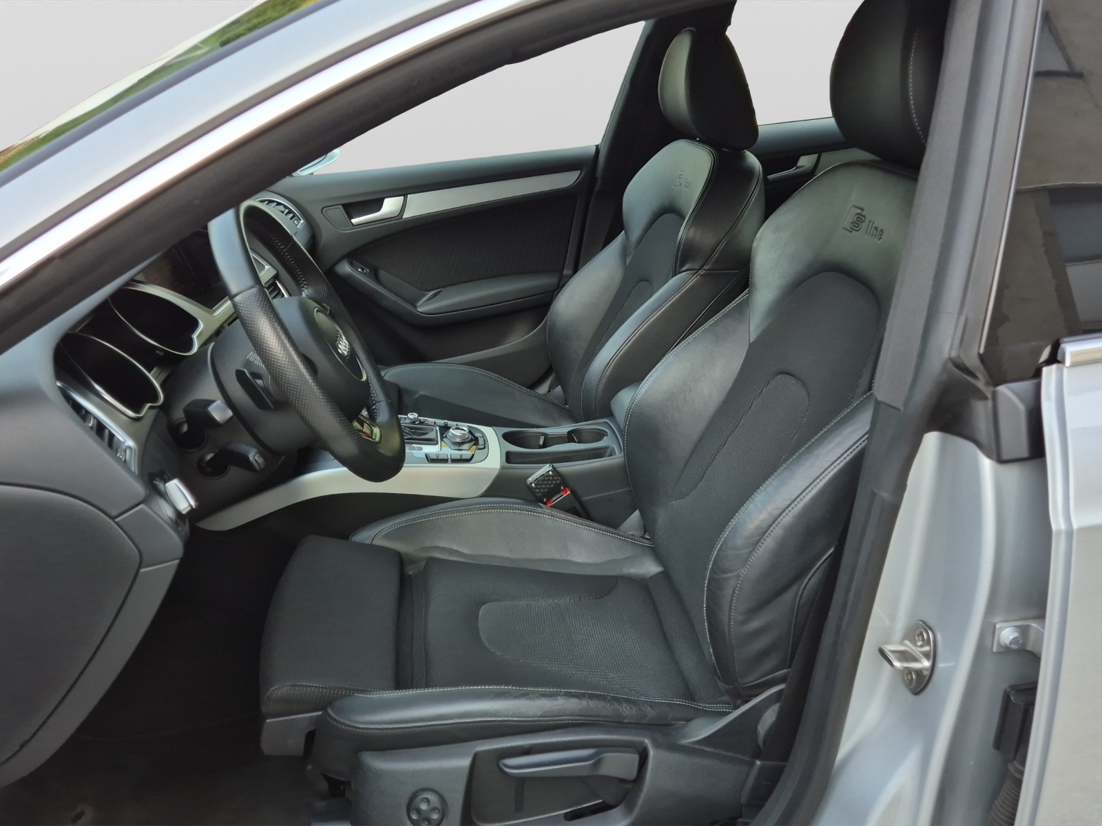 AUDI A5 Sportback 3.0 TDI quattro S-LINE-image-12