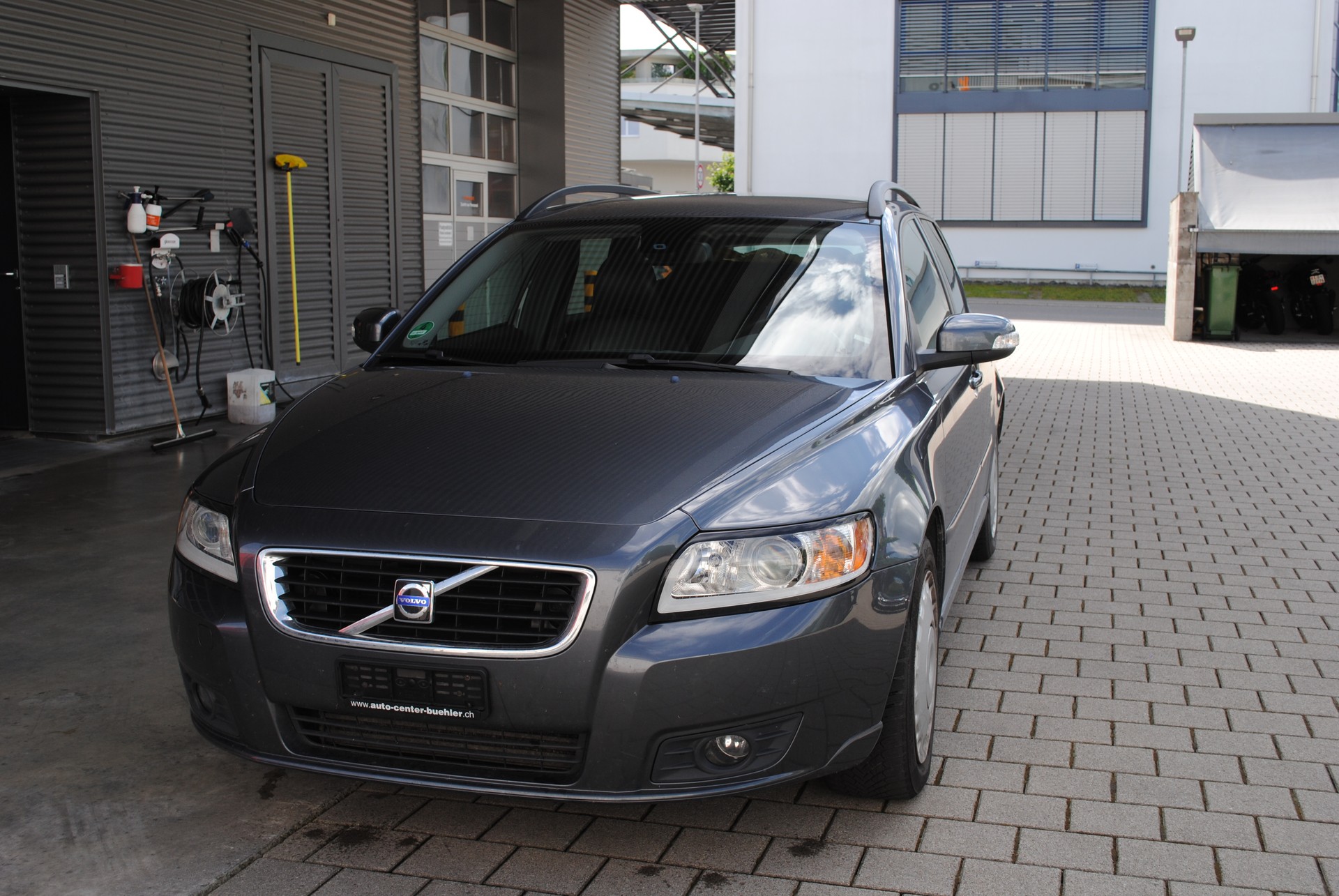 VOLVO V50 2.0D-image-0