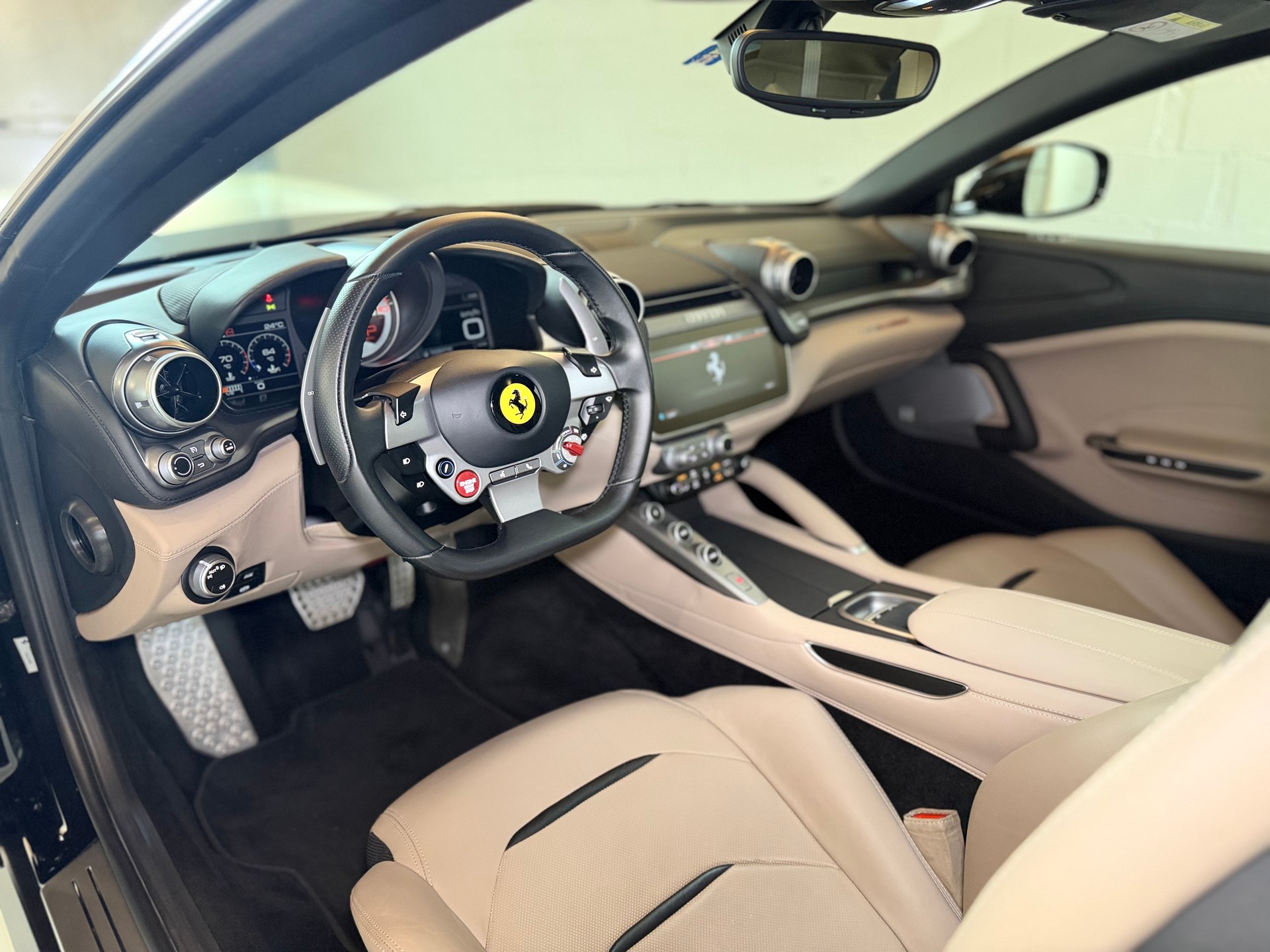 FERRARI GTC 4 Lusso T-image-11