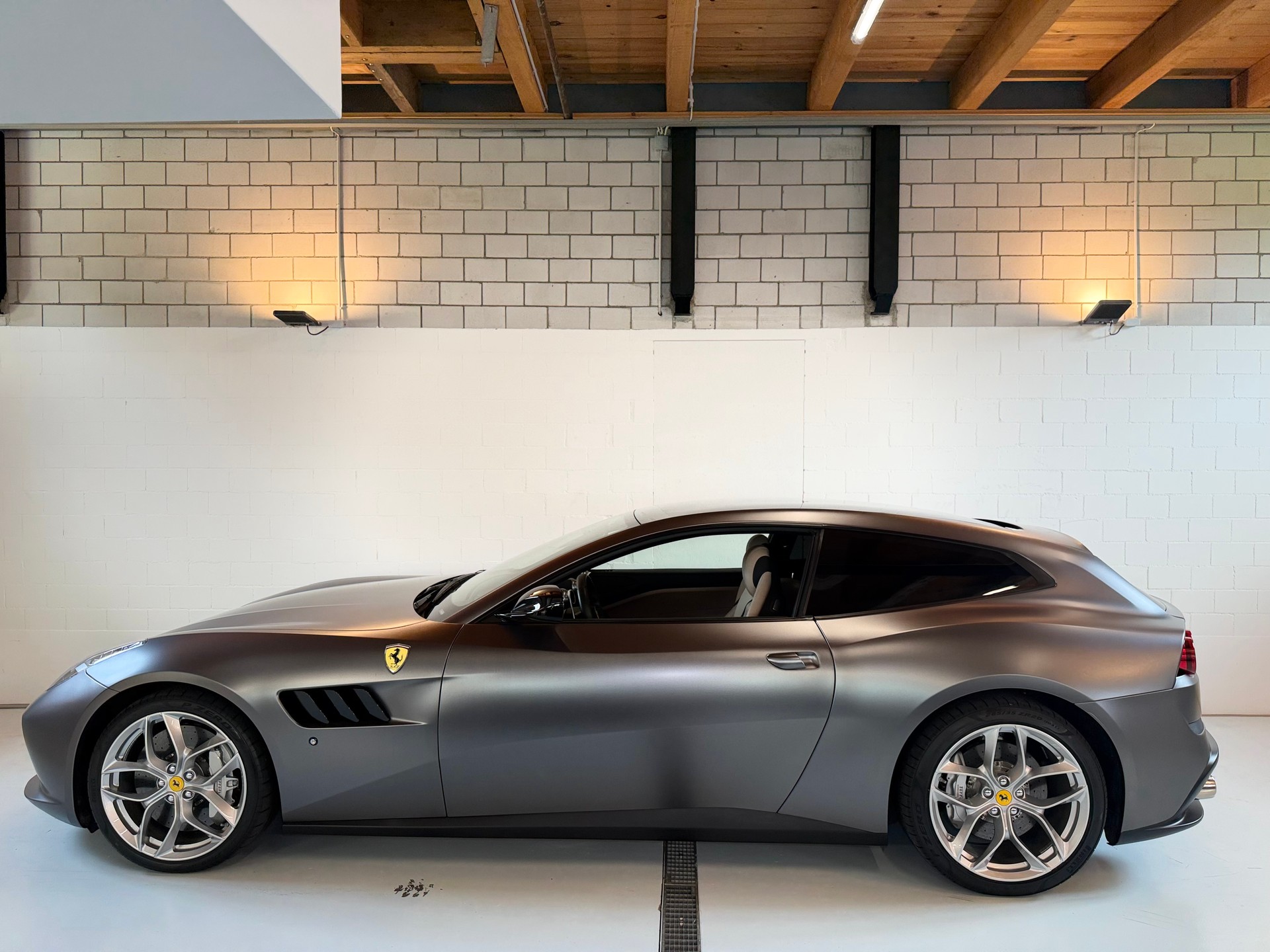 FERRARI GTC 4 Lusso T-image-3