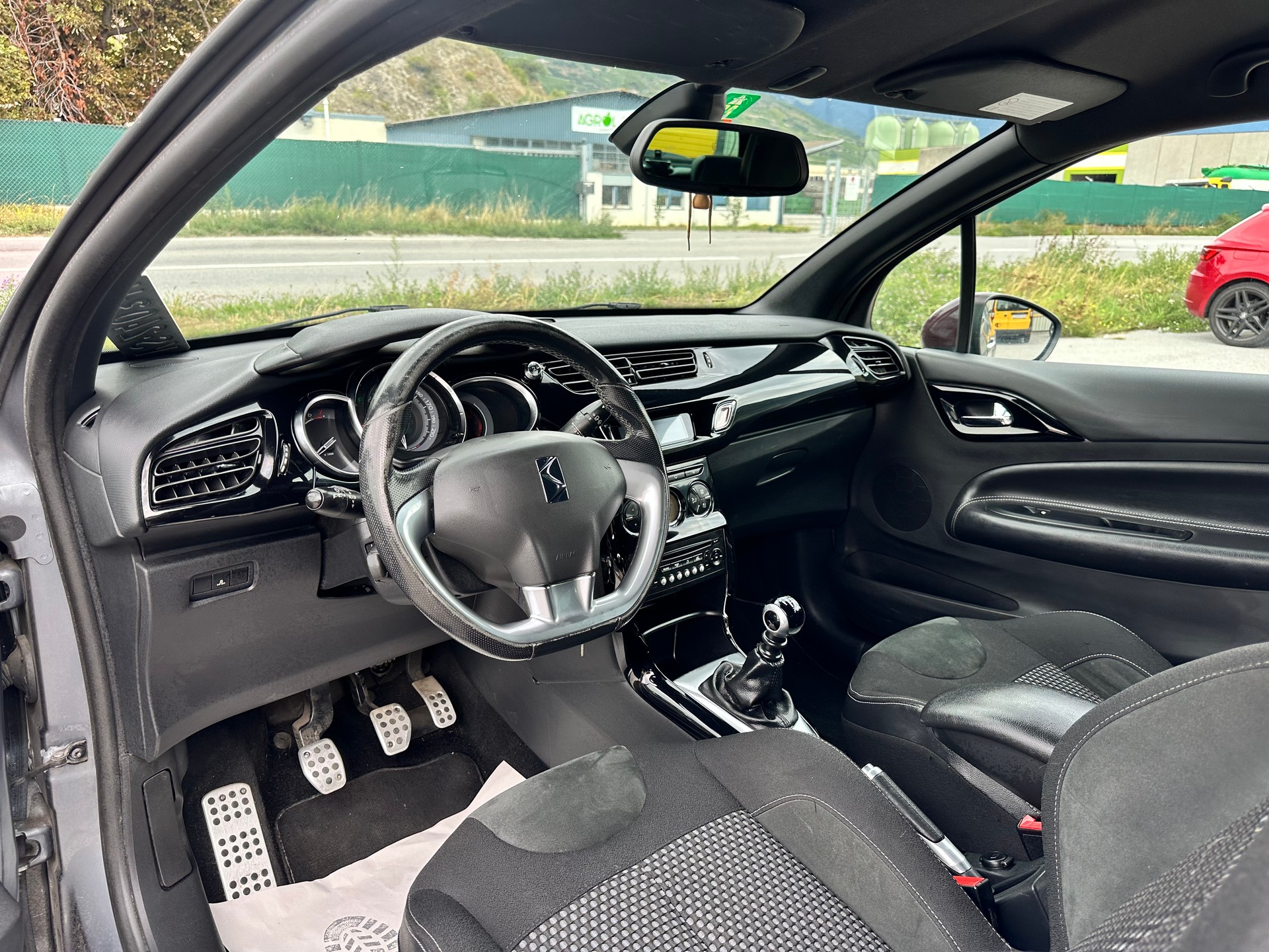 DS AUTOMOBILES DS3 1.6 THP Sport Chic-image-9