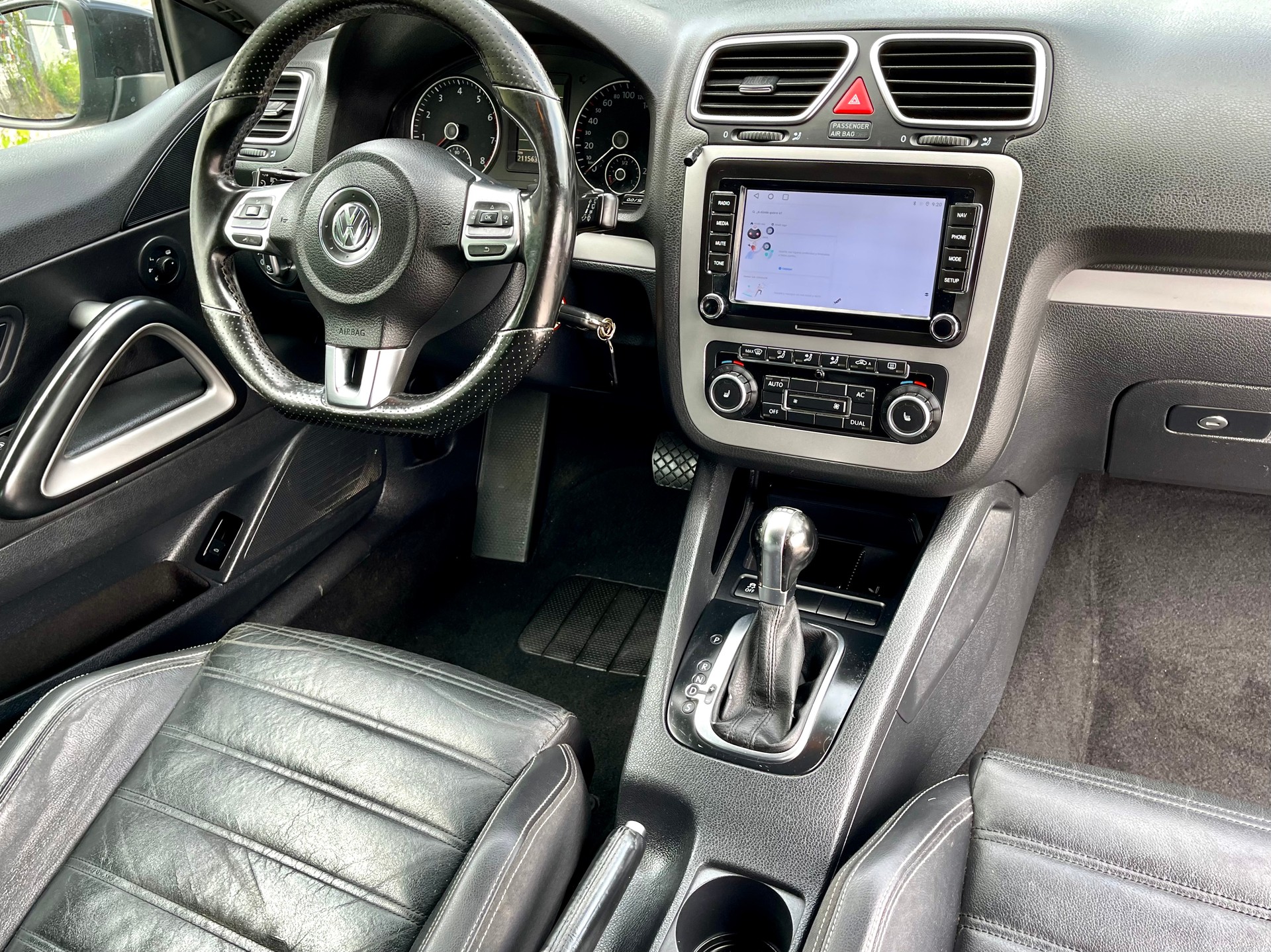 VW Scirocco 2.0 TSI Team DSG-image-1