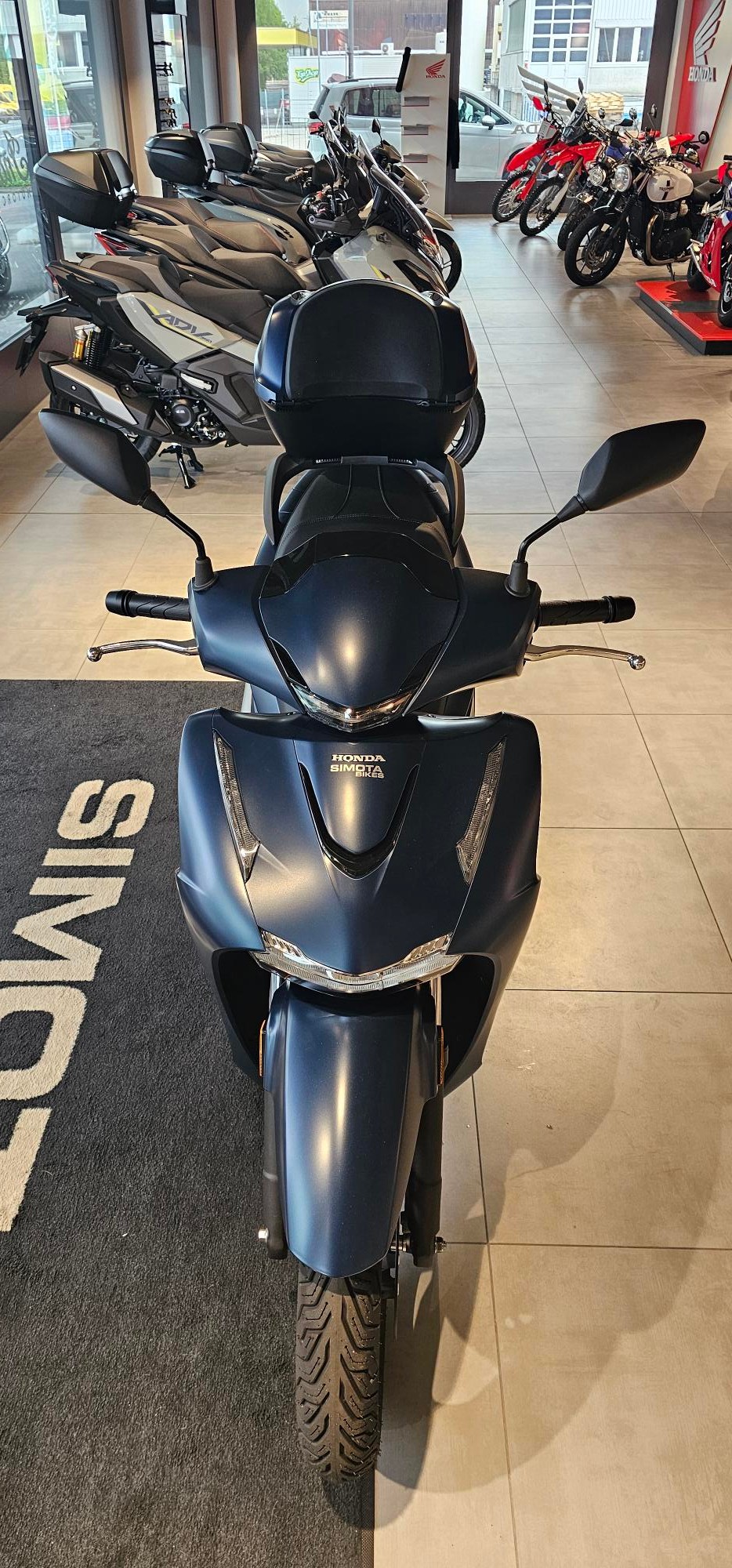 HONDA SH 125 Top Box-showroom-element-2