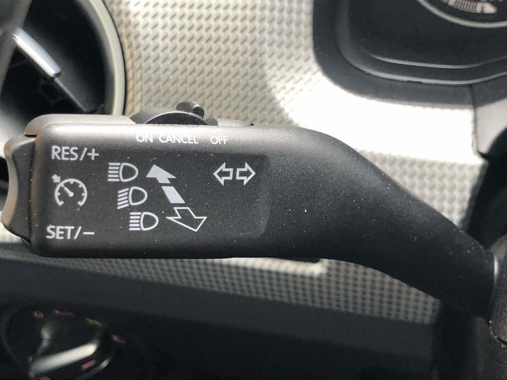 VW Up e-image-12