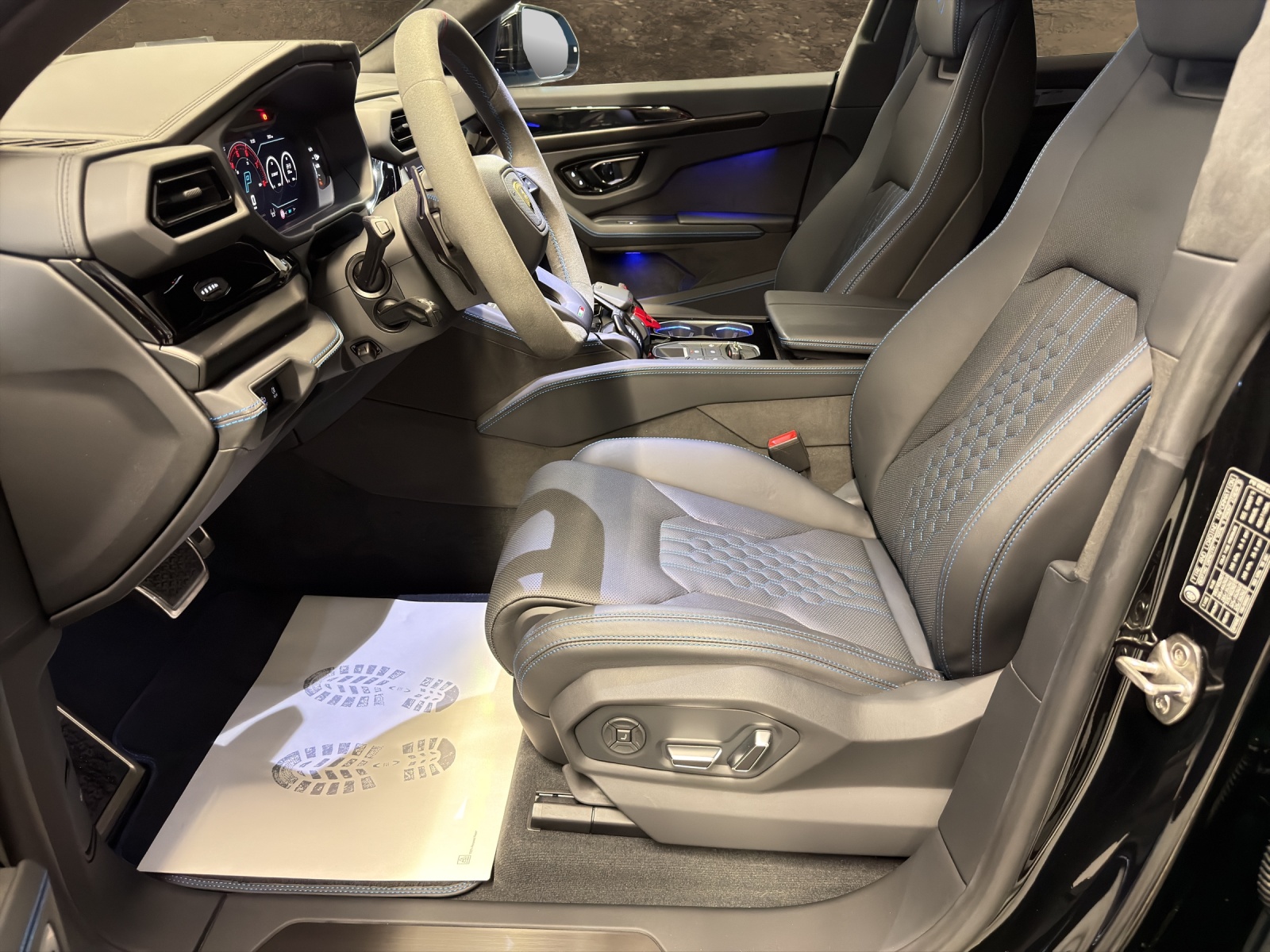 LAMBORGHINI Urus SE-image-9