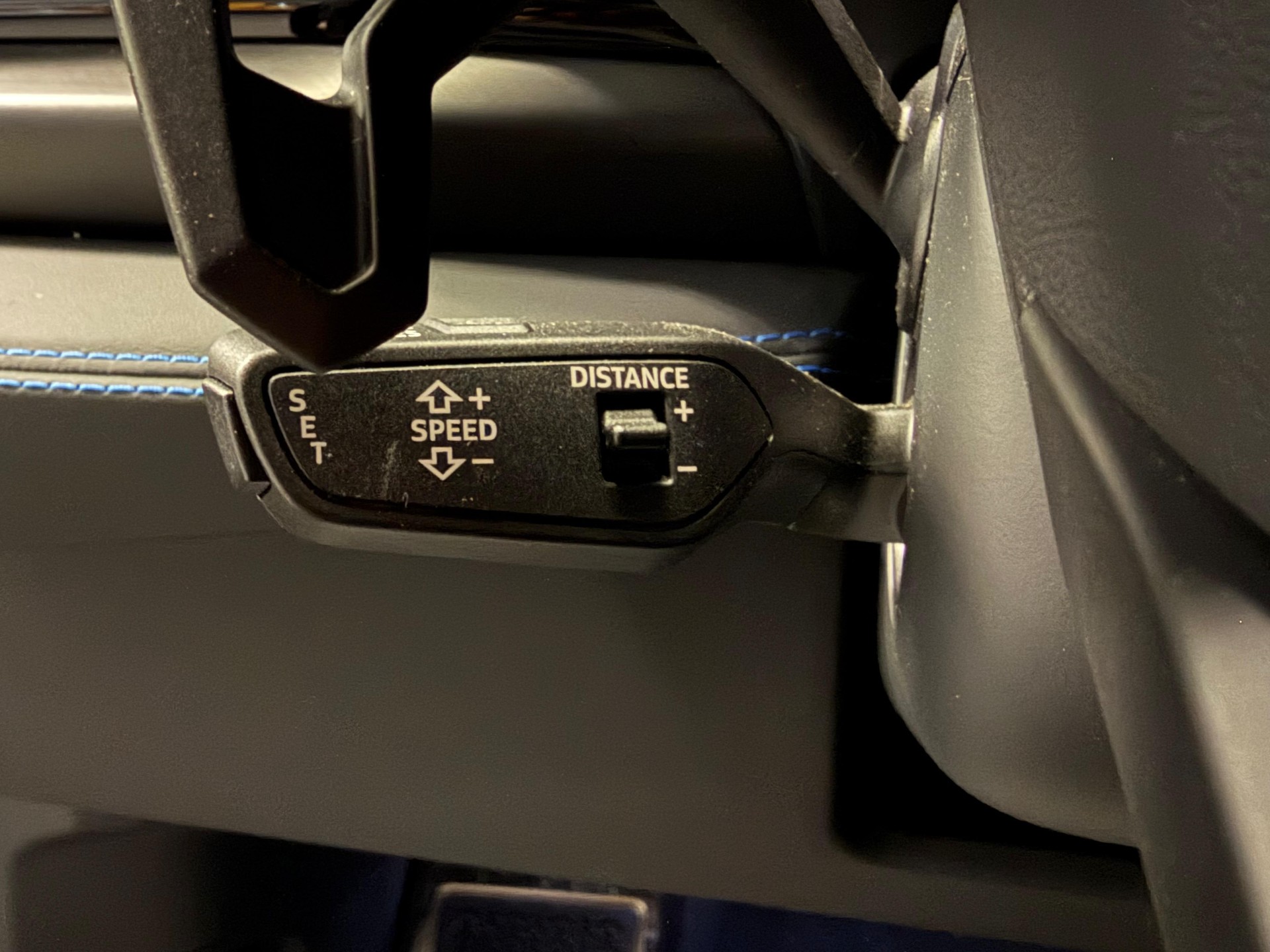 LAMBORGHINI Urus SE-image-10