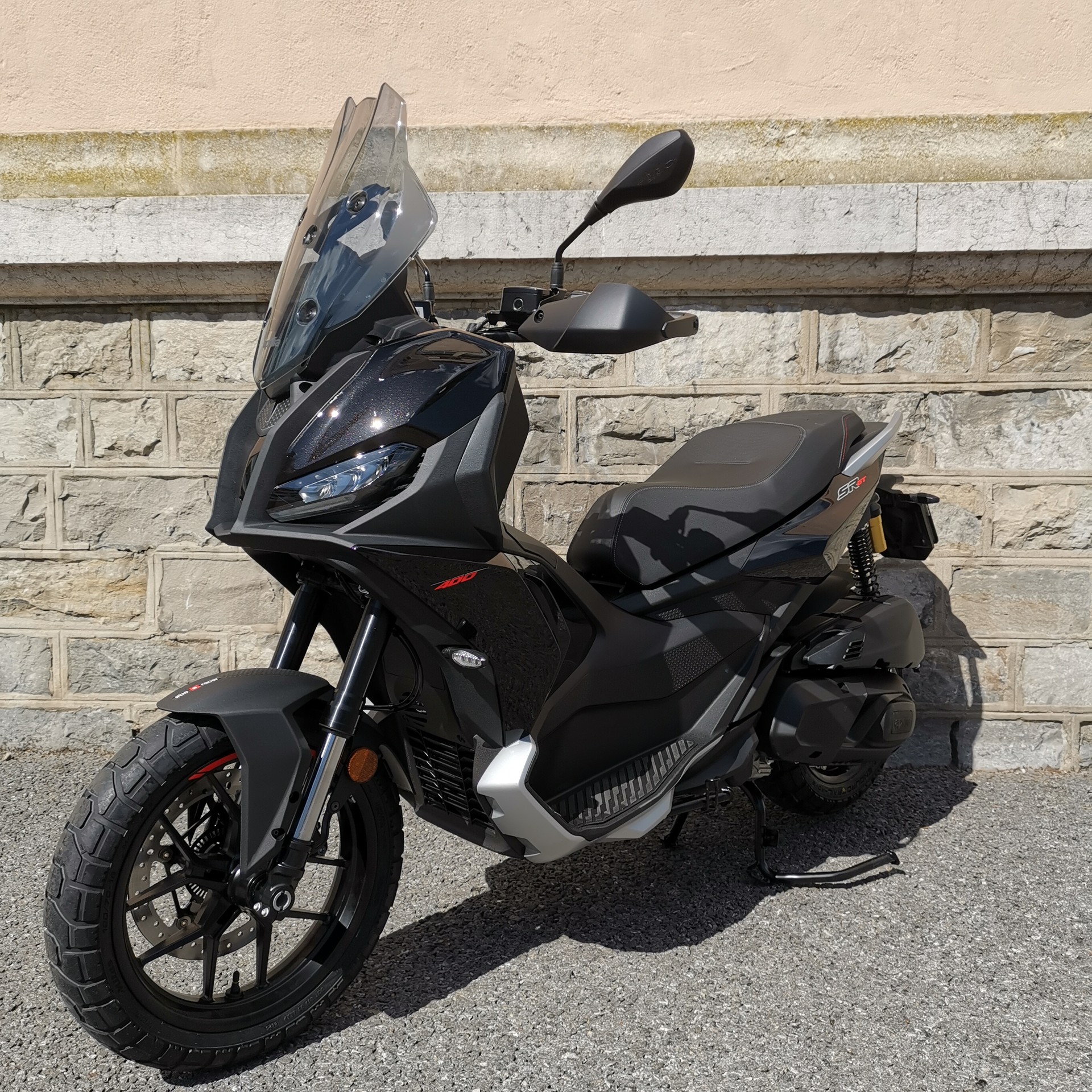 APRILIA SR 400 GT-showroom-element-2