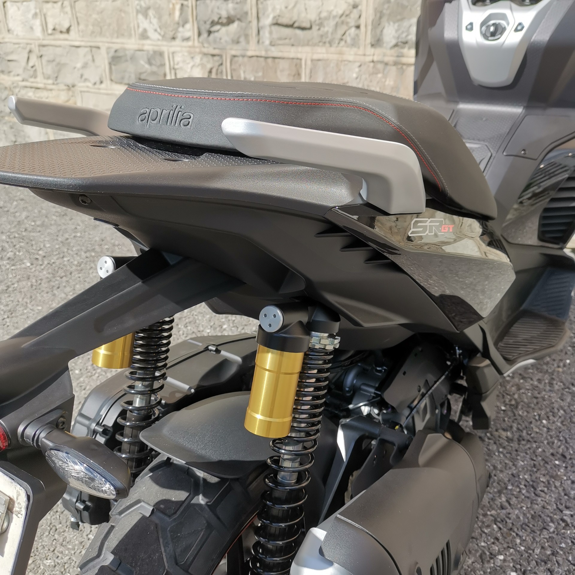 APRILIA SR 400 GT-image-5