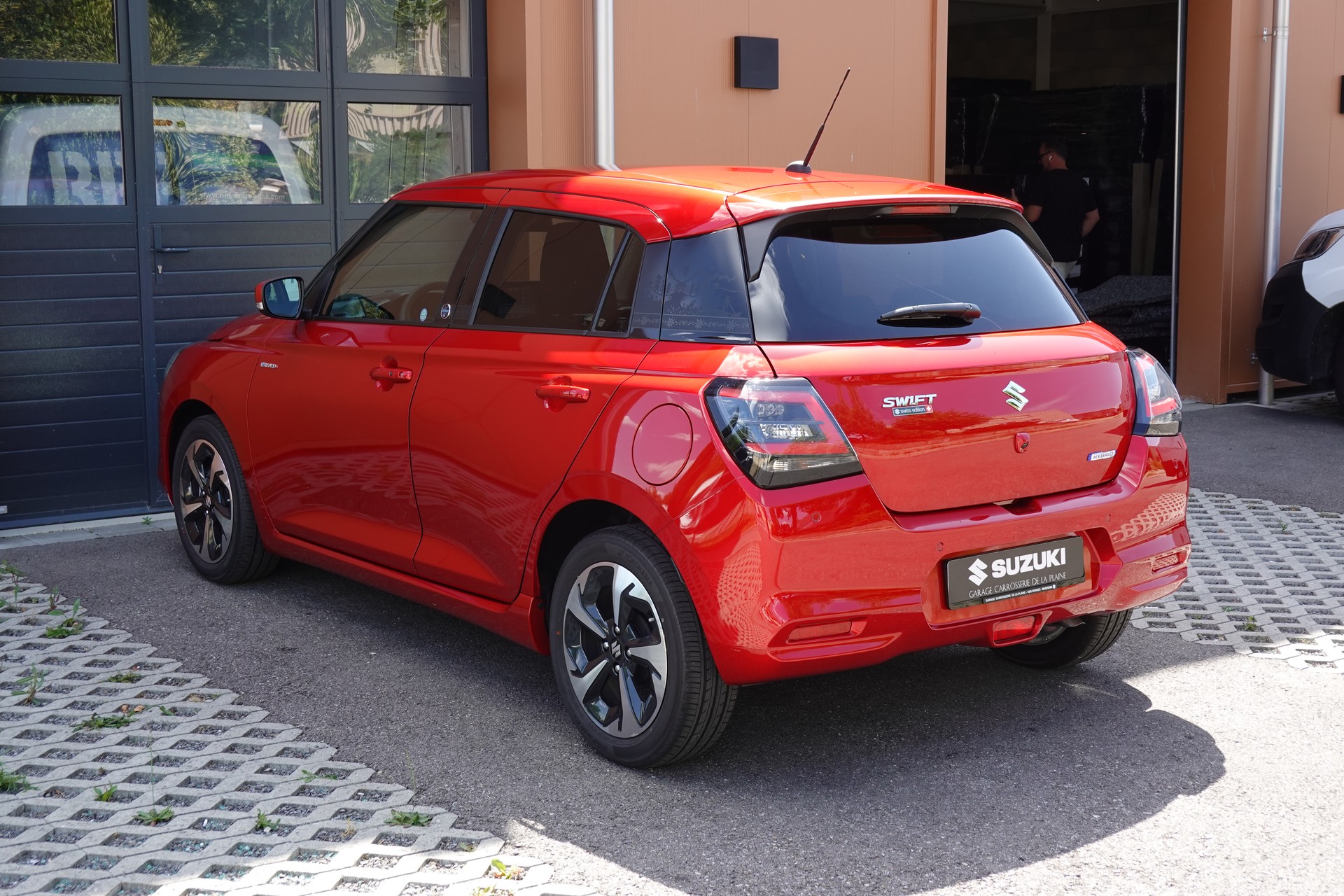 SUZUKI Swift 1.2 Tradizio Top Hybrid CVT - "5 ans de garantie * Rétro Elect * Caméra * GPS * Apple Car Play * Rabais Taxe Auto"-image-9
