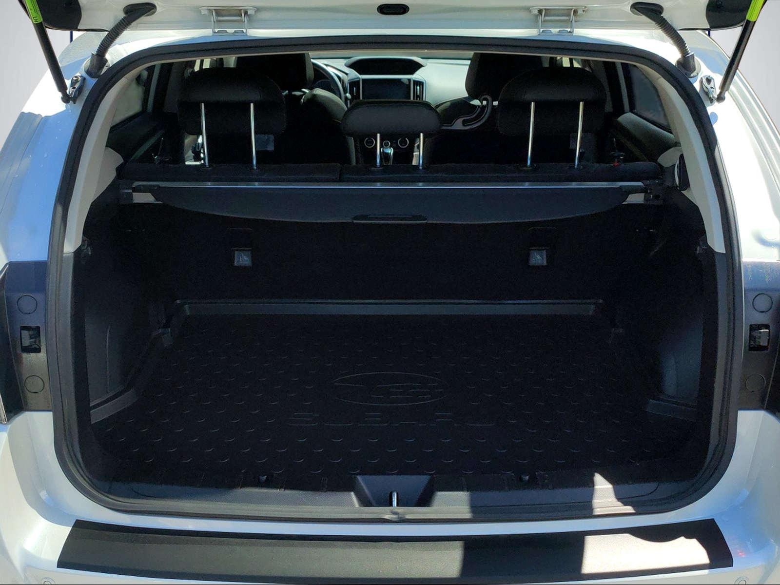SUBARU XV 2.0i e-Boxer Luxury-image-13