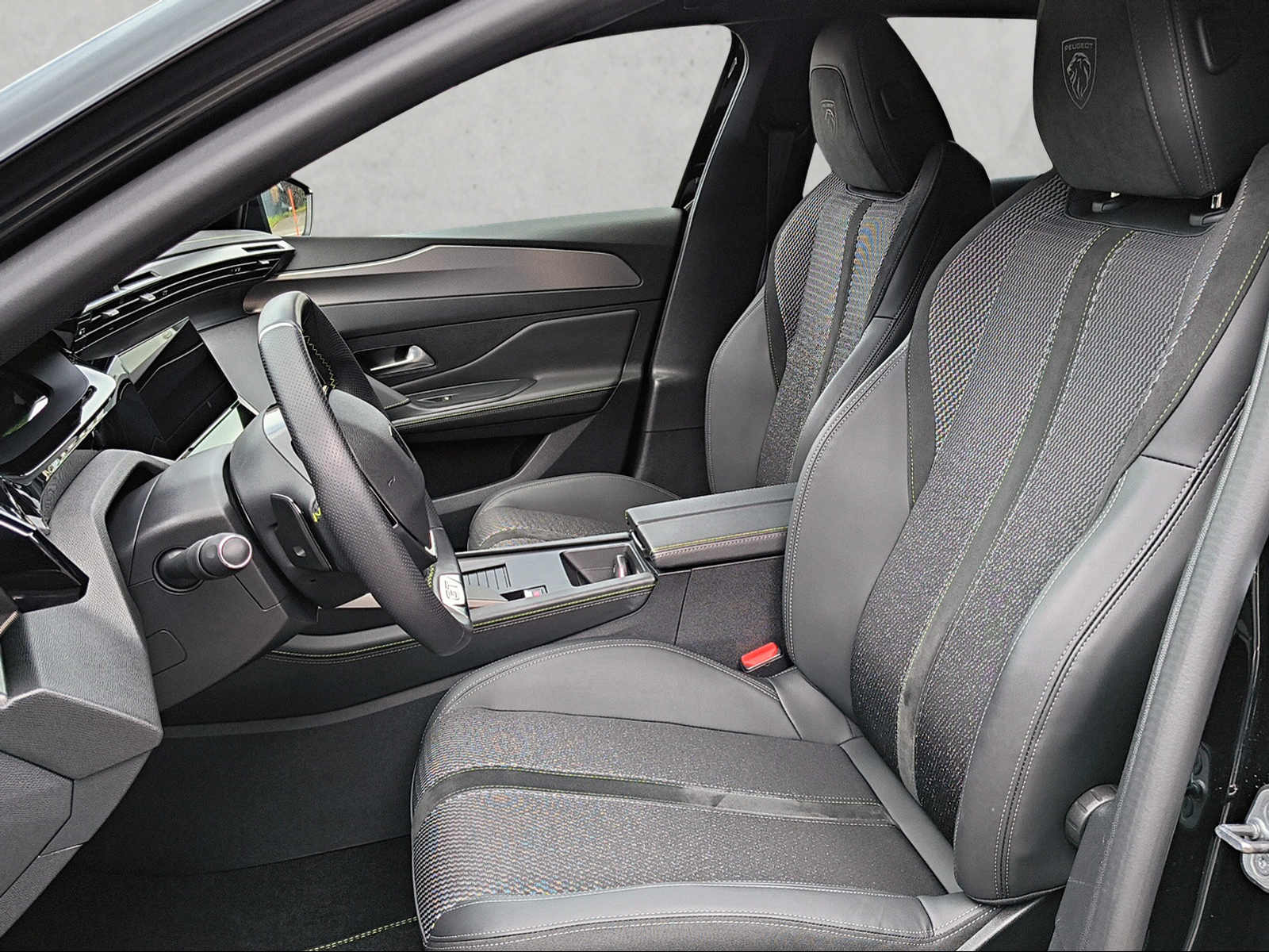 PEUGEOT 308 SW 1.6 PHEV 180 GT-image-10