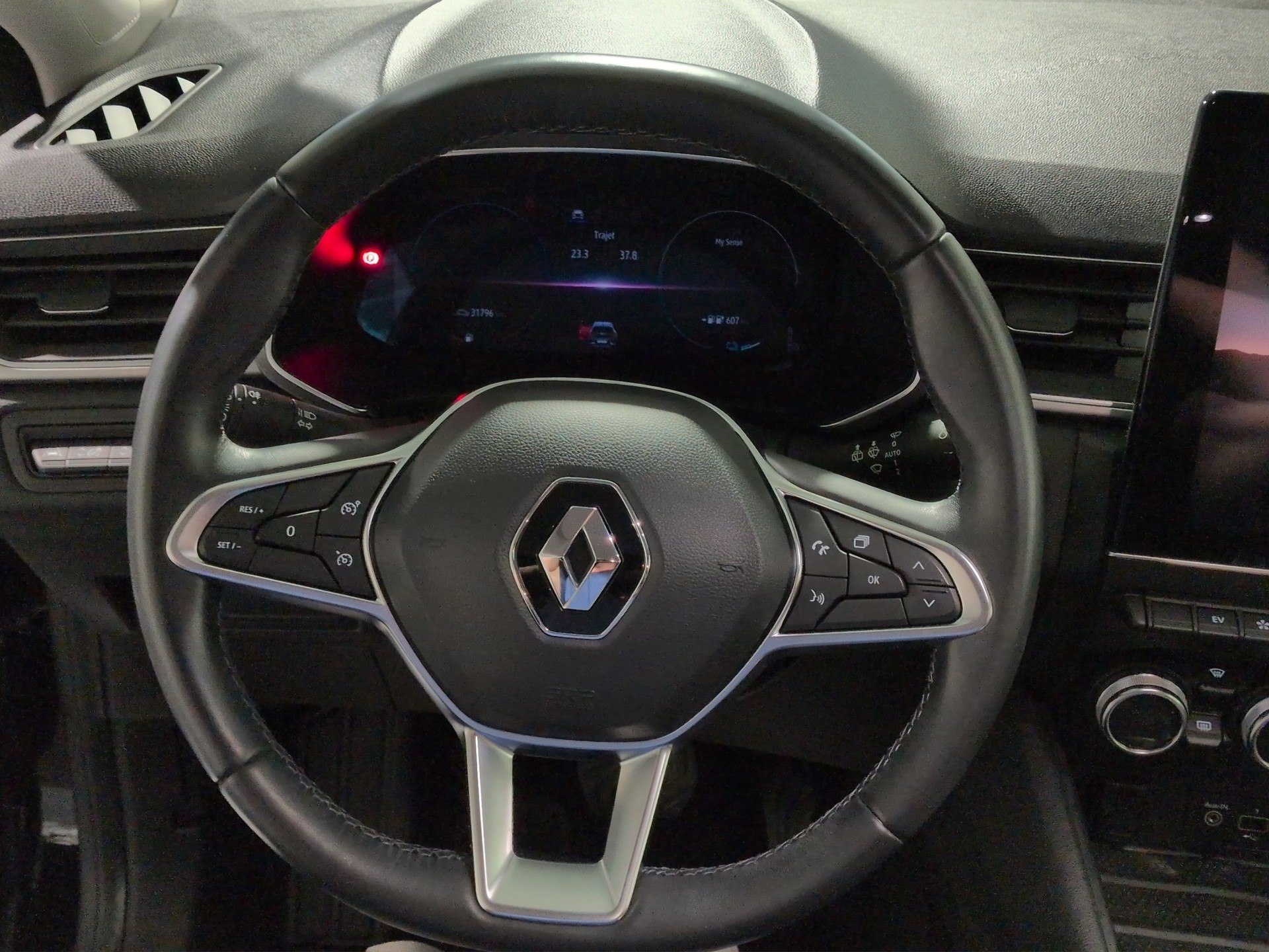 RENAULT Captur 1.6 E-Tech Edition1 DHT-image-9
