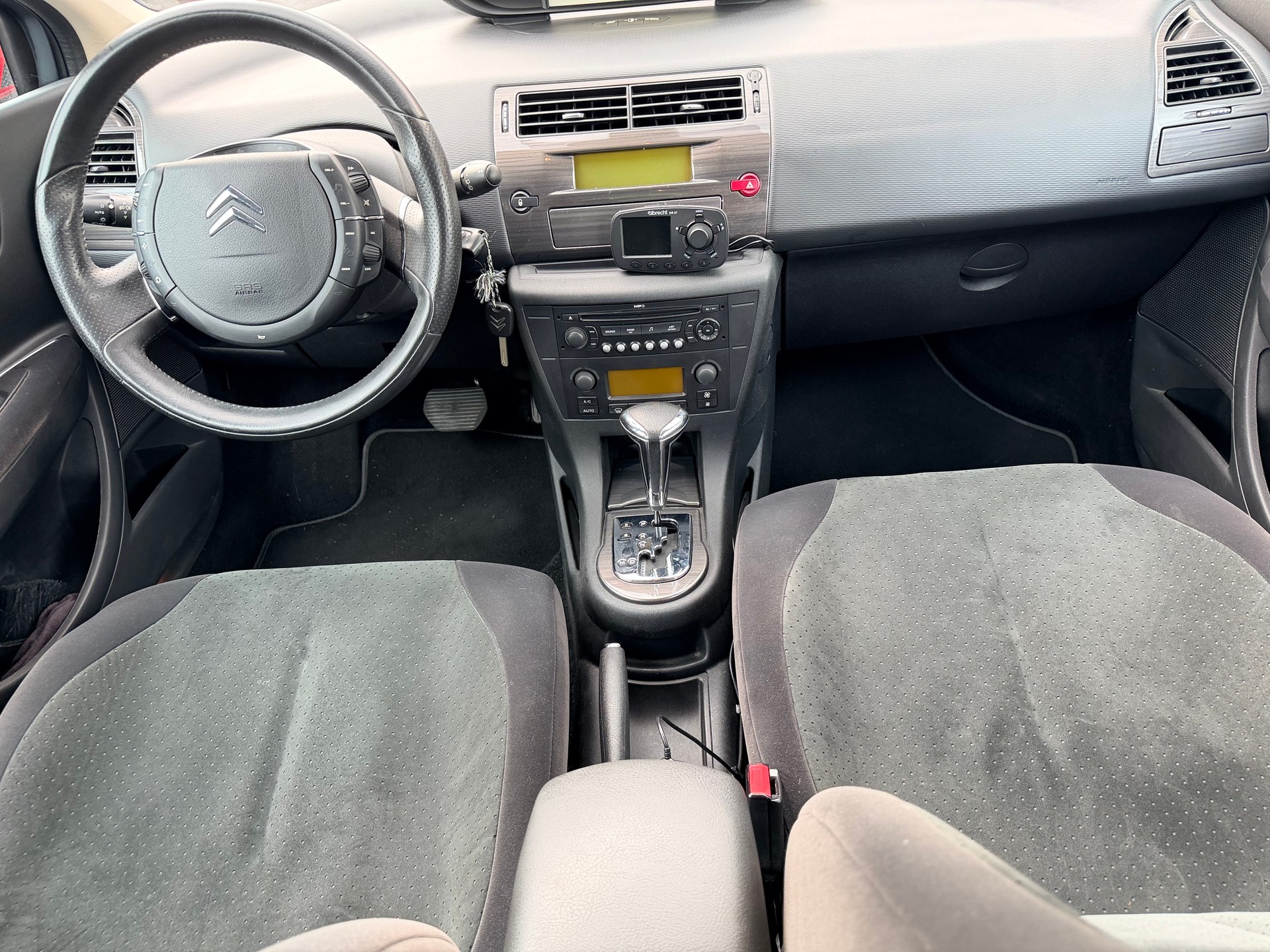 CITROEN C4 Berline 1.6i 16V Turbo Exclusive Automatic-image-13