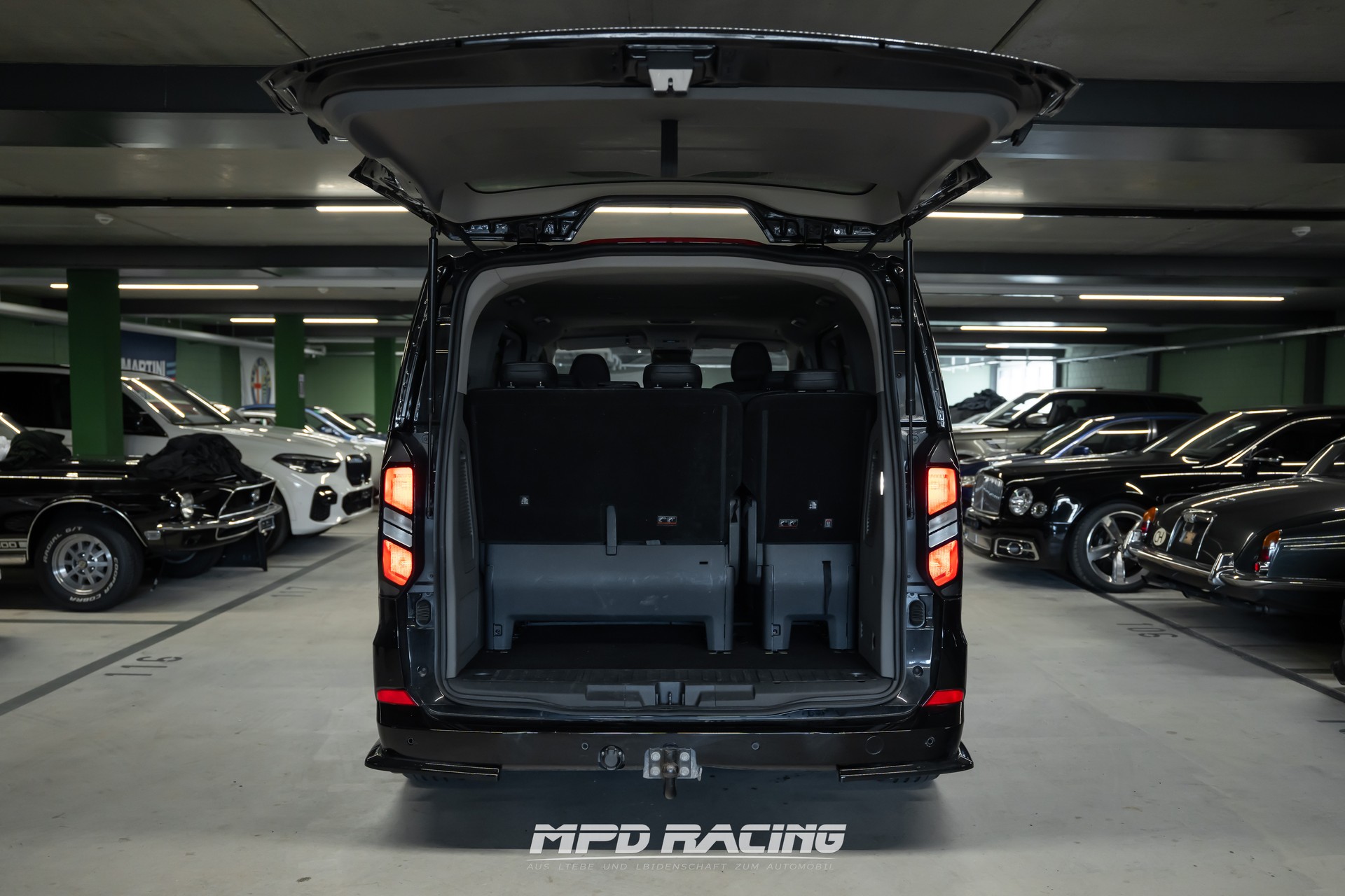 FORD Tourneo Bus 320 L1H1 Titanium Automat 4x4-image-11