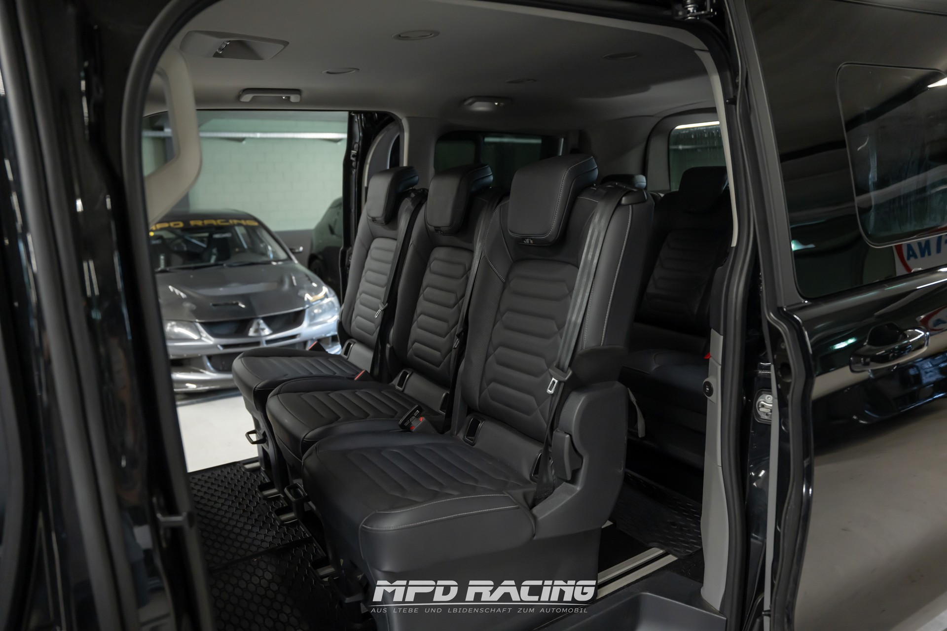 FORD Tourneo Bus 320 L1H1 Titanium Automat 4x4-image-16