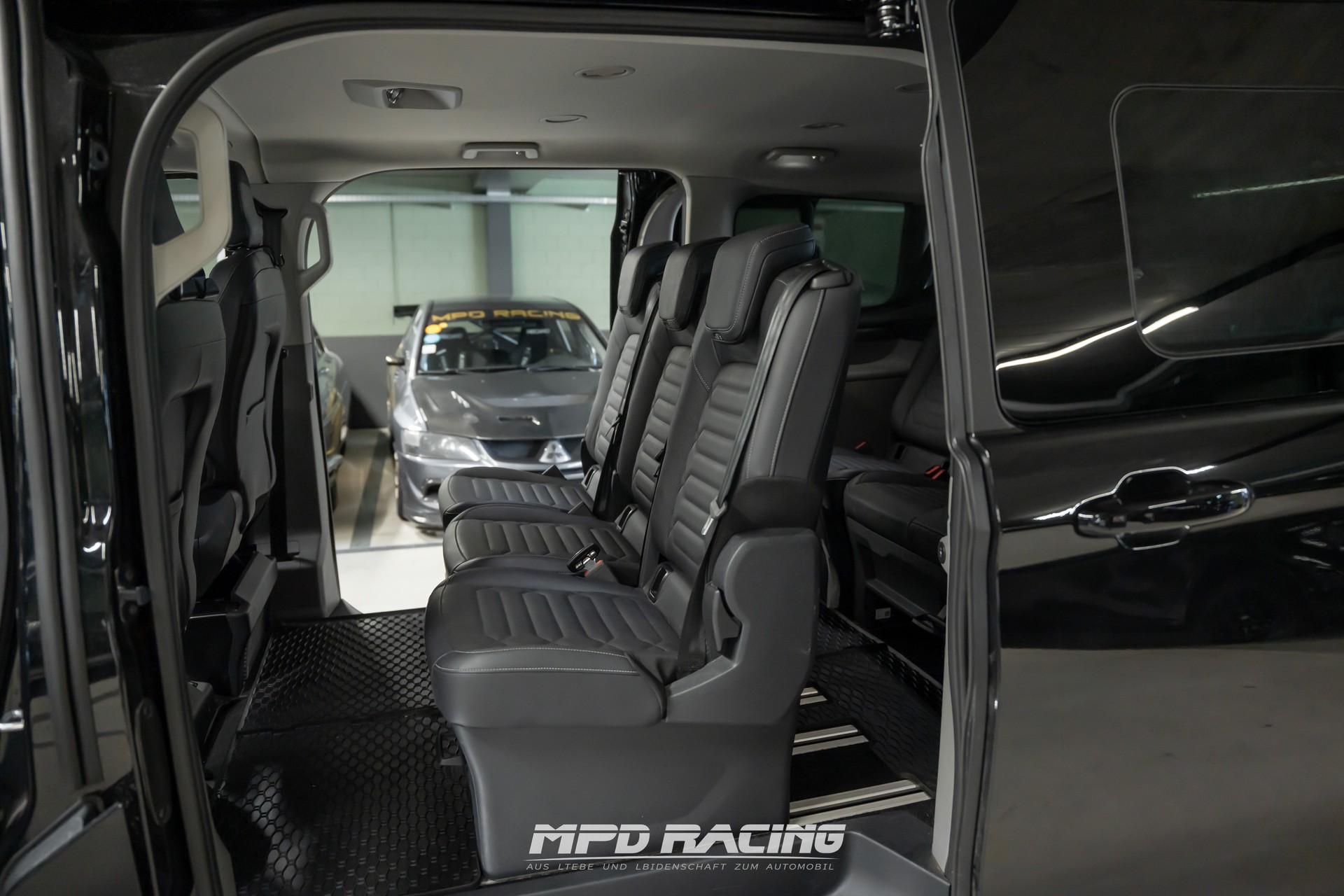 FORD Tourneo Bus 320 L1H1 Titanium Automat 4x4-image-17