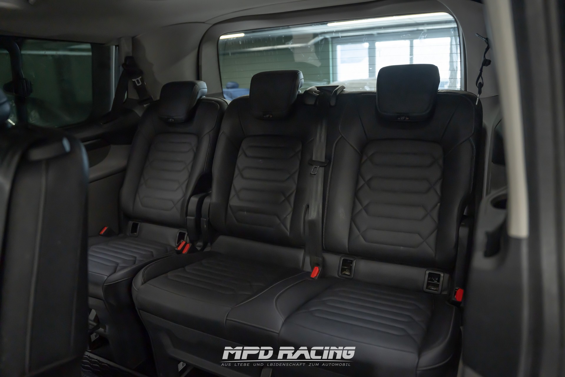 FORD Tourneo Bus 320 L1H1 Titanium Automat 4x4-image-19