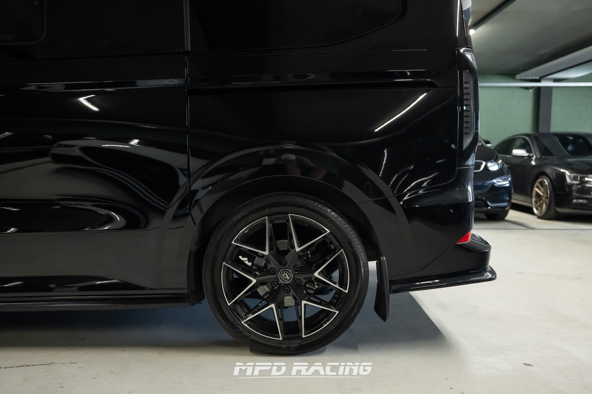 FORD Tourneo Bus 320 L1H1 Titanium Automat 4x4-image-8