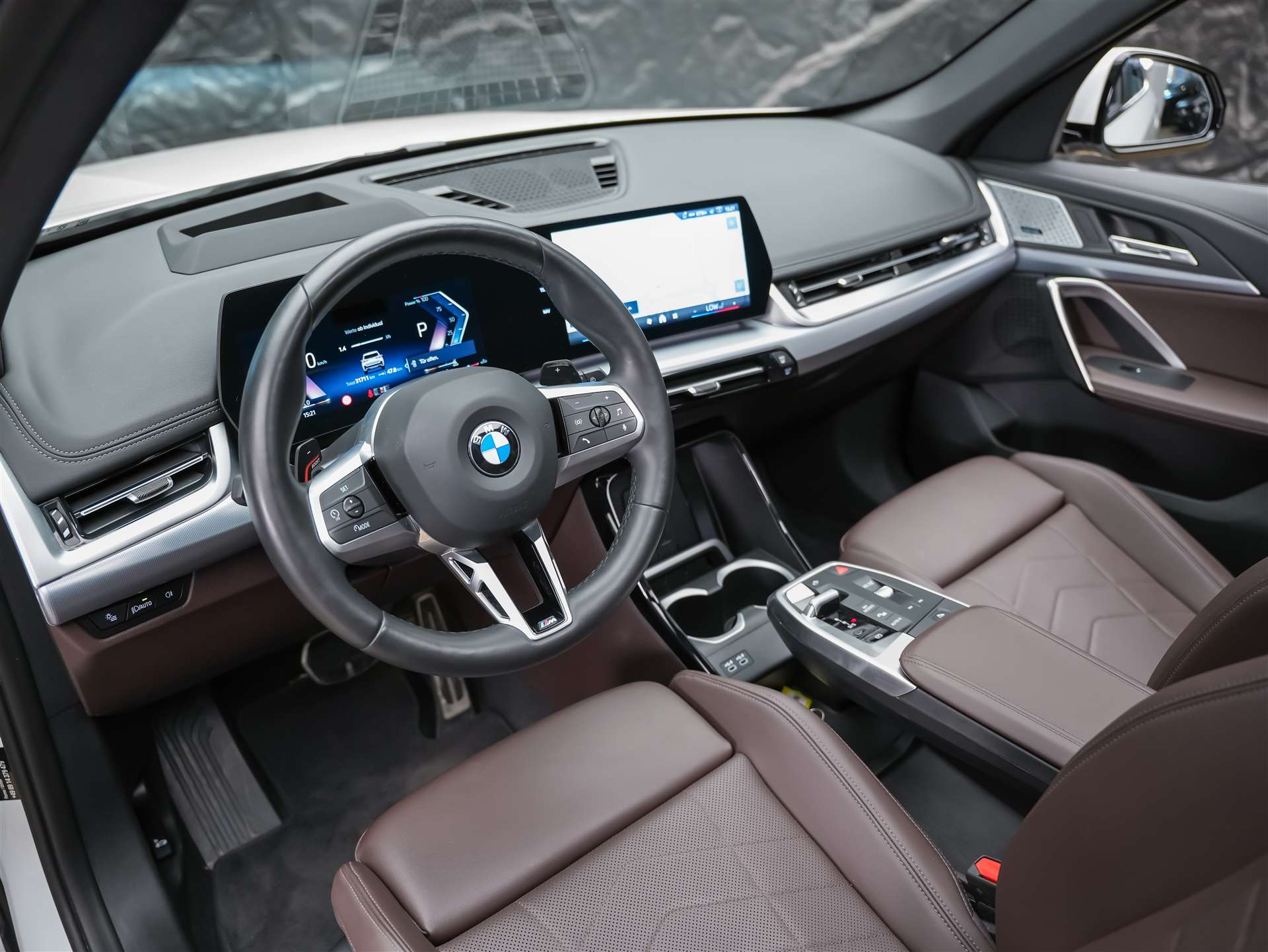 BMW X1 xDrive 23d 48V M Sport *Panorama*Massage*Werksgarantie*20" Felgen*-image-8