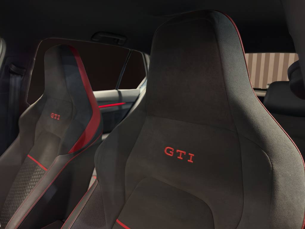 VW Golf 2.0 TSI GTI Clubsport DSG-image-15