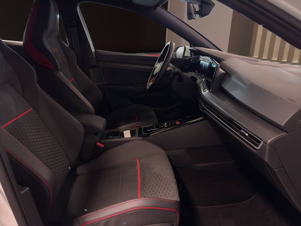 VW Golf 2.0 TSI GTI Clubsport DSG-image-6