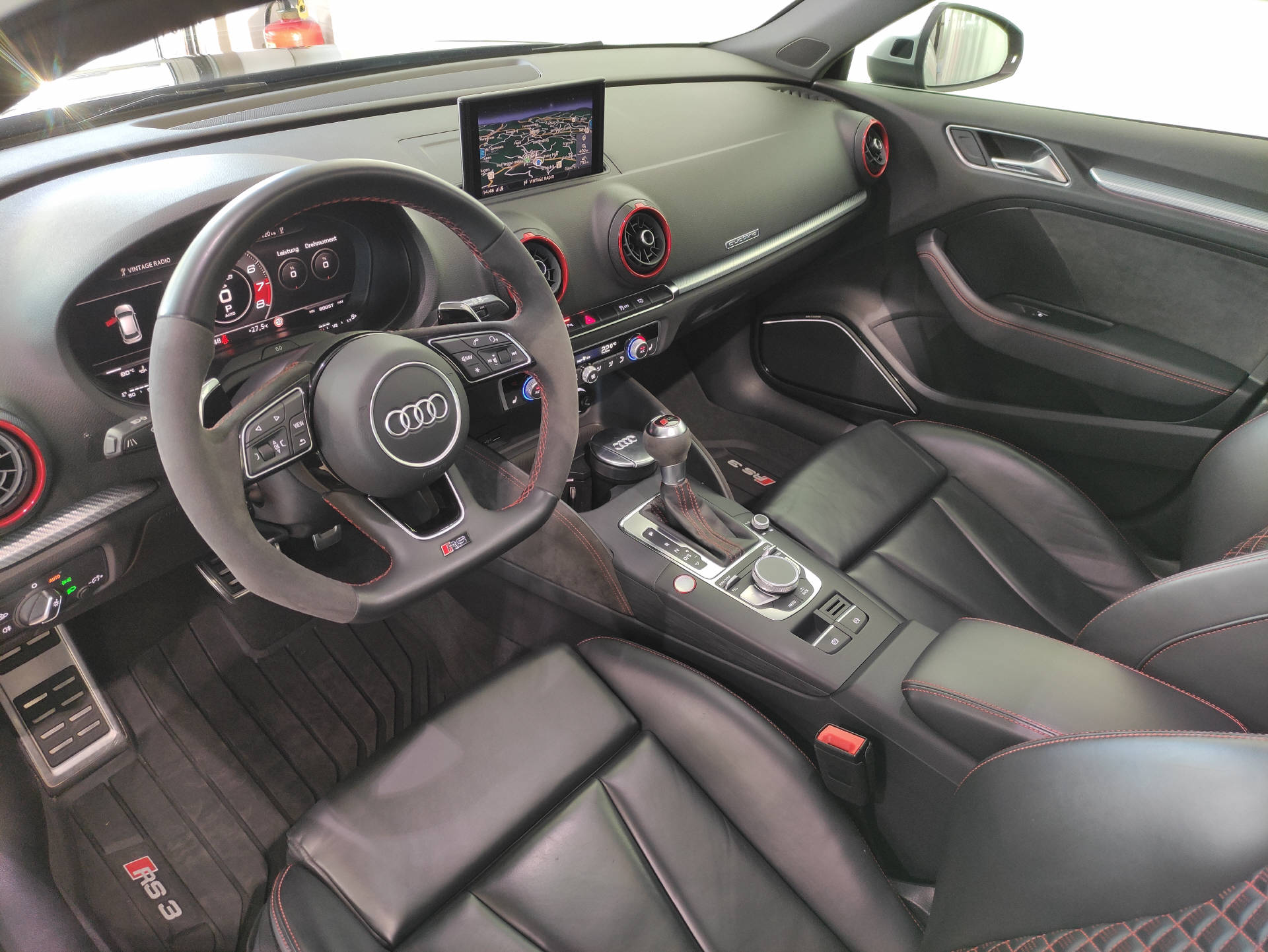 AUDI RS3 Sportback 2.5 TFSI quattro S-Tronic-image-3