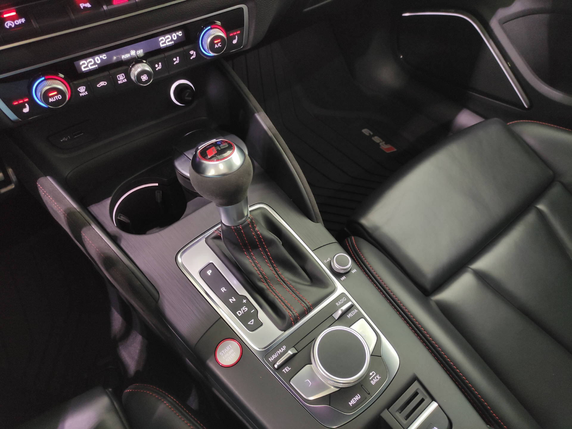 AUDI RS3 Sportback 2.5 TFSI quattro S-Tronic-image-10