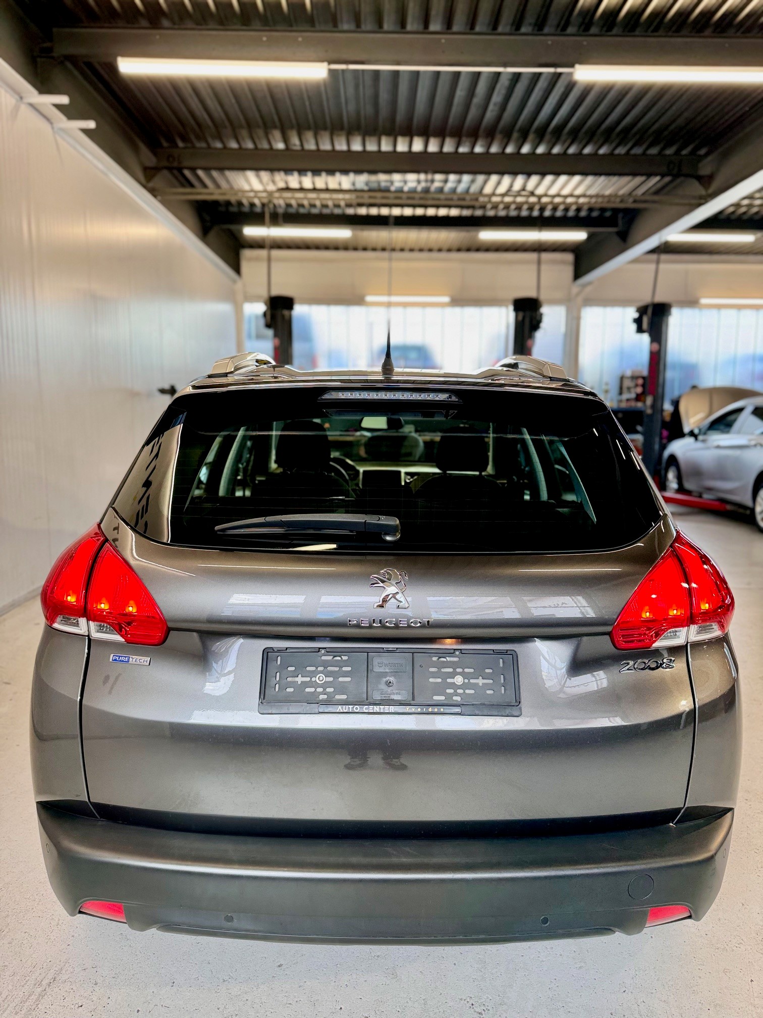 PEUGEOT 2008 1.2 PureTech Active EAT6-image-3