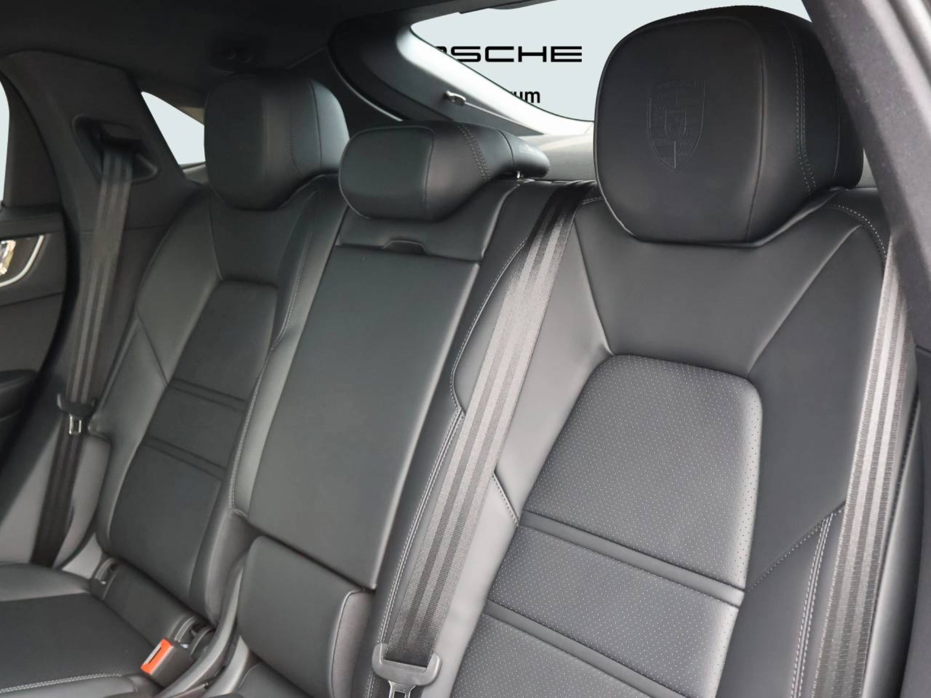 PORSCHE Cayenne S E-Hybrid Coupé-image-14