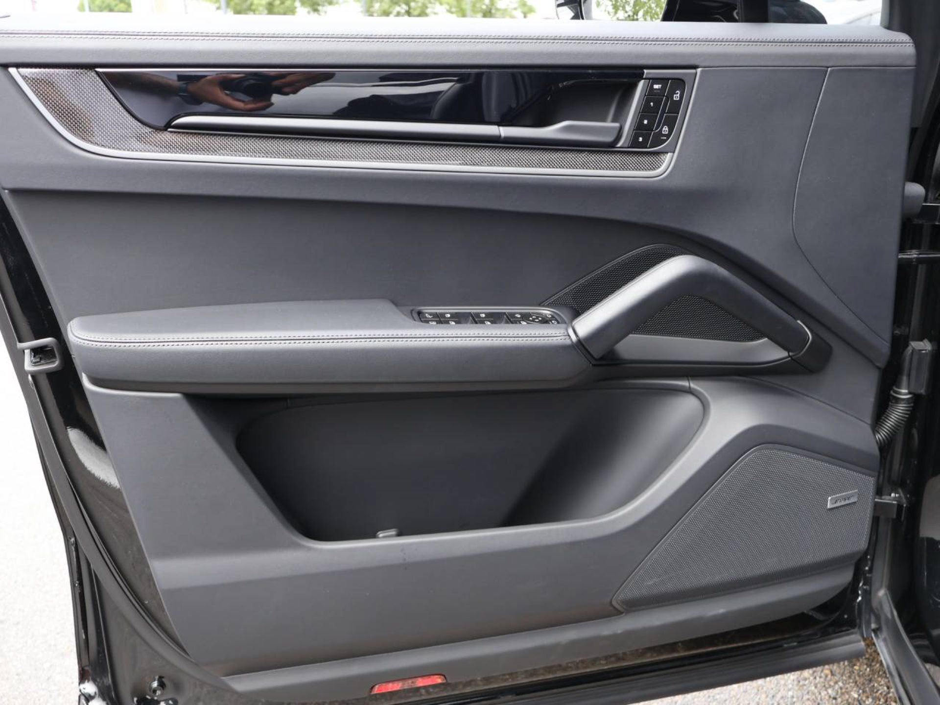 PORSCHE Cayenne S E-Hybrid Coupé-image-31