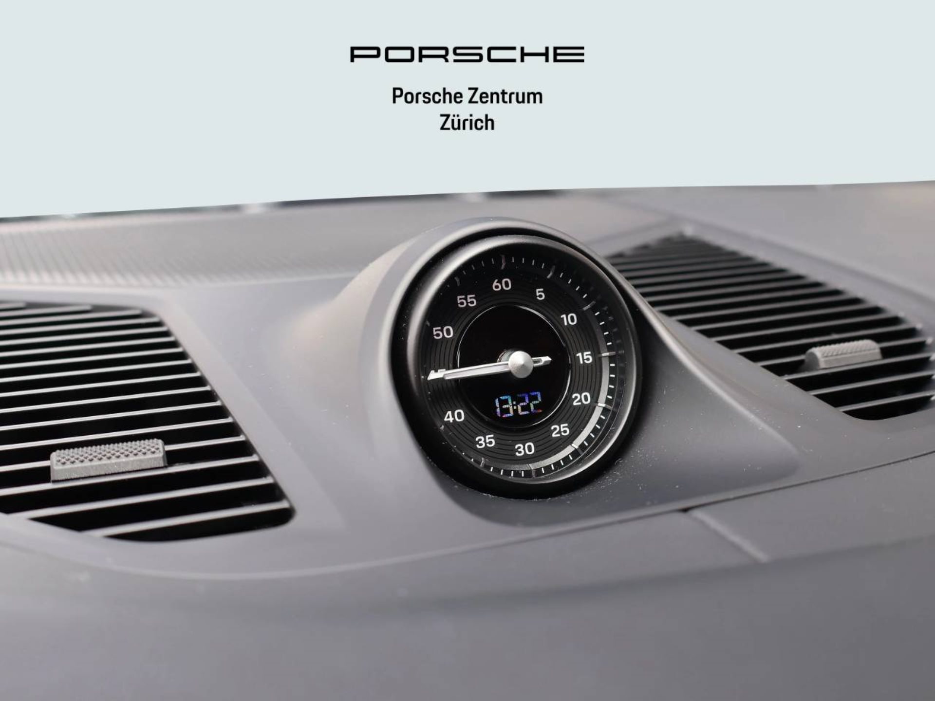 PORSCHE Cayenne S E-Hybrid Coupé-image-24