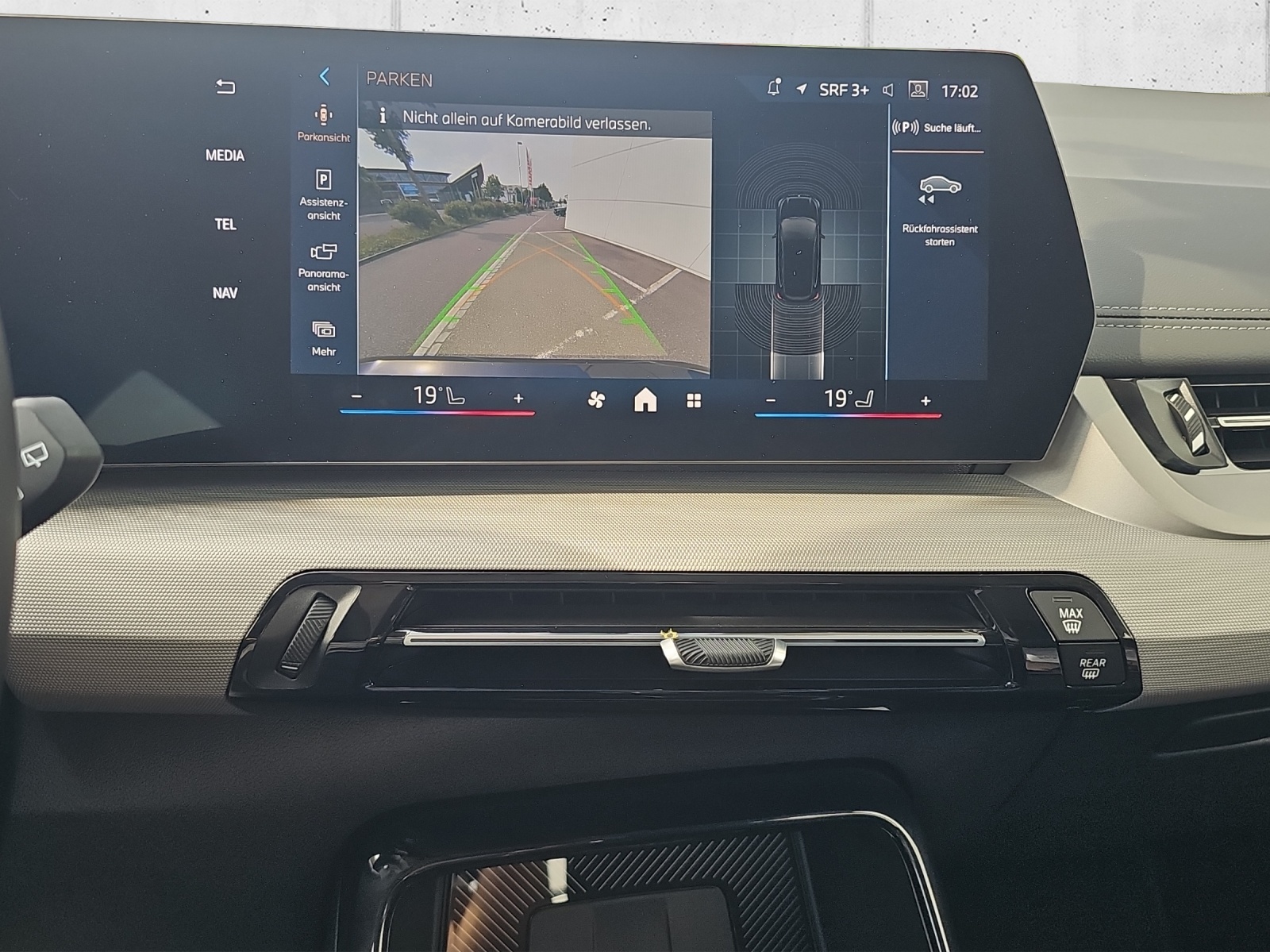 BMW 230e xDrive Act. Tourer-image-12