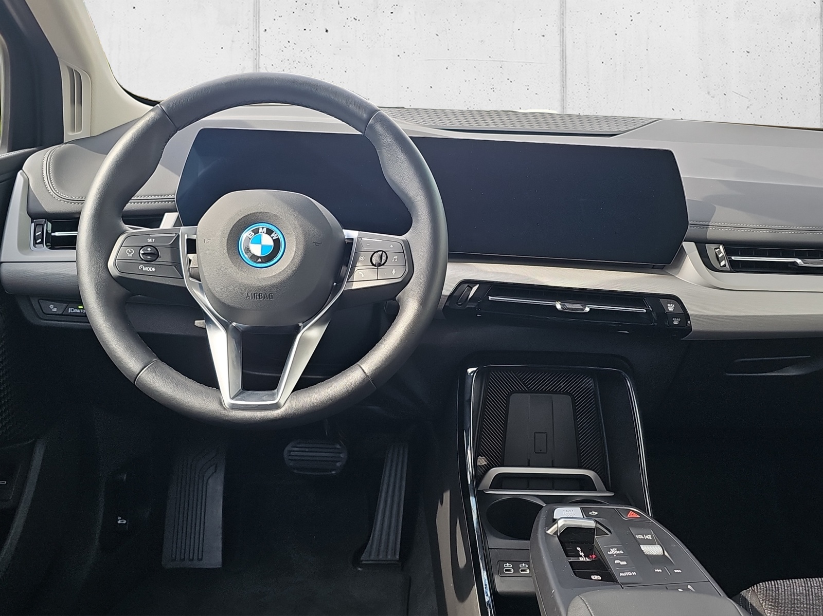 BMW 230e xDrive Act. Tourer-image-15