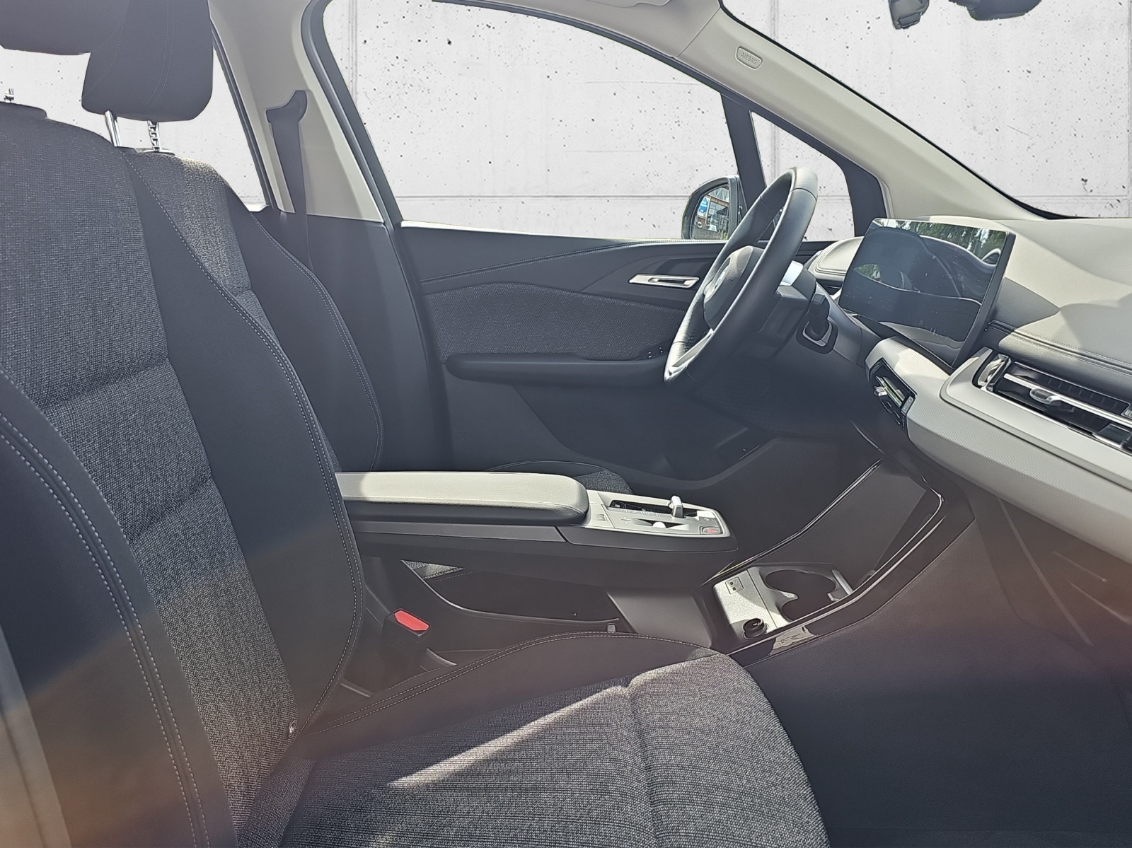 BMW 230e xDrive Act. Tourer-image-17