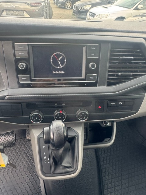 VW T6.1 2.0 TDI 4Motion DSG-image-2