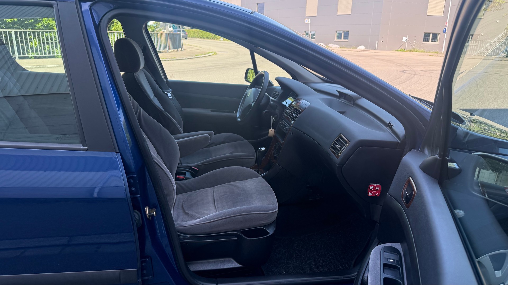 PEUGEOT 307 2.0 16V XS-image-11