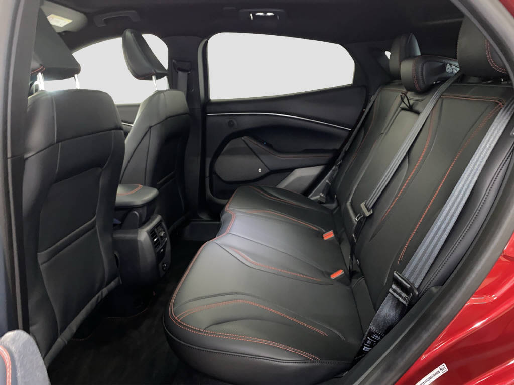 FORD Mustang Mach-E Extended AWD-image-12