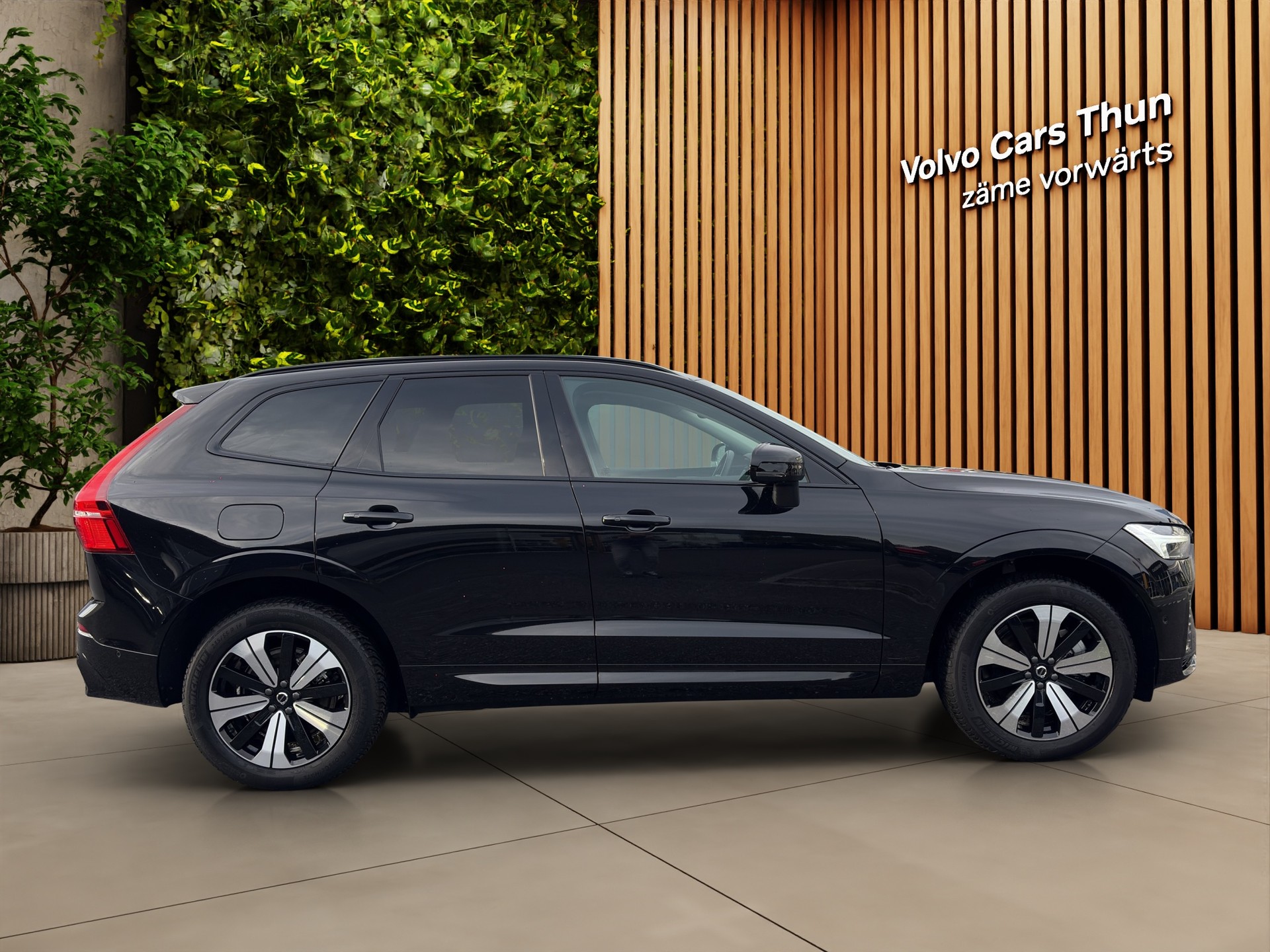 VOLVO XC60 2.0 T6 TE Plus Dark eAWD-image-4