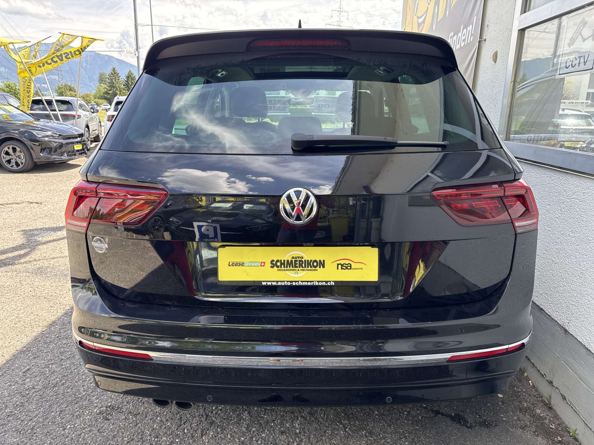 VW Tiguan 2.0TSi Highline R-Line 4Motion DSG-Automat-image-3