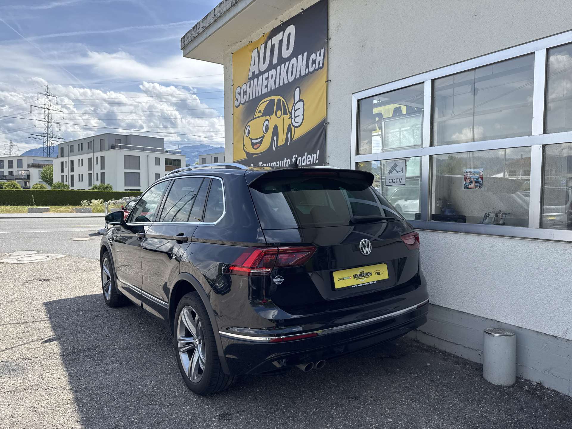 VW Tiguan 2.0TSi Highline R-Line 4Motion DSG-Automat-image-2