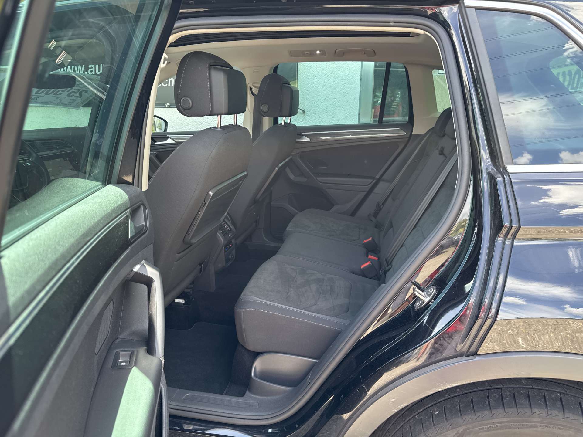 VW Tiguan 2.0TSi Highline R-Line 4Motion DSG-Automat-image-7