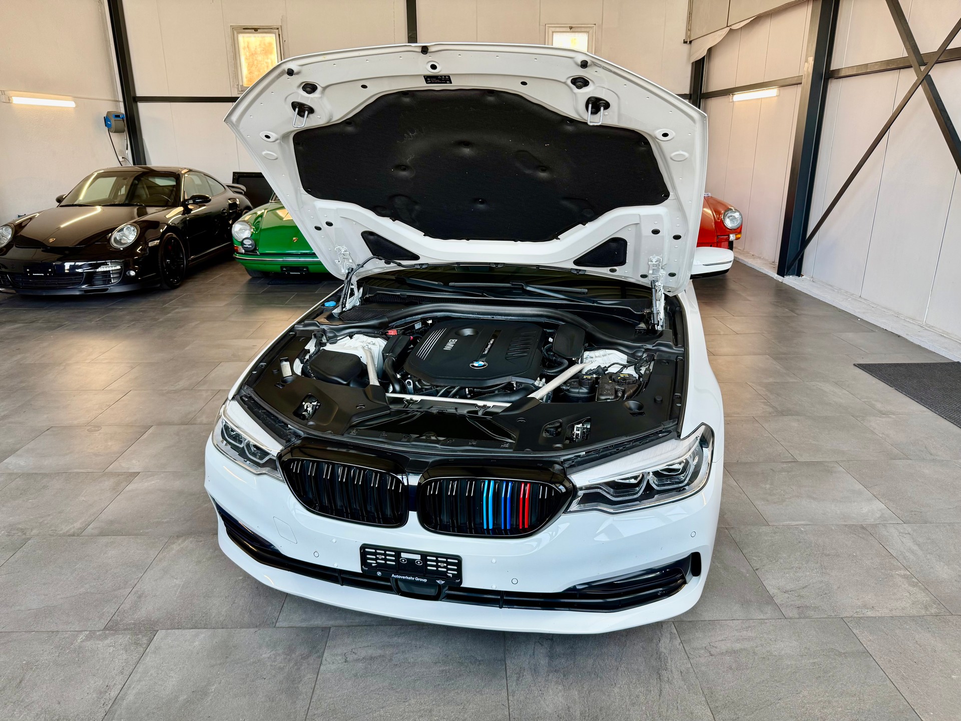BMW 540i xDrive Touring Sport Steptronic-image-4