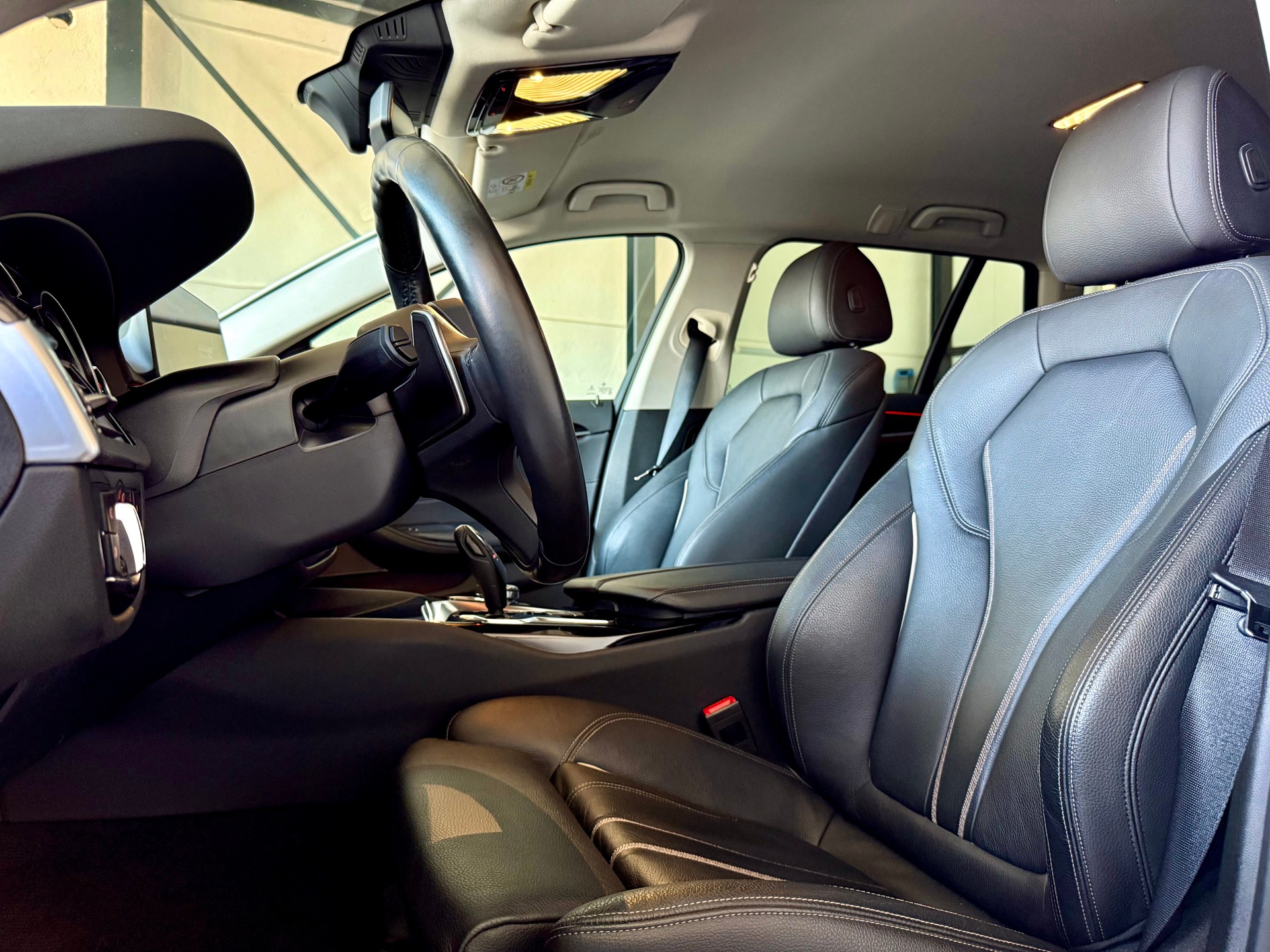 BMW 540i xDrive Touring Sport Steptronic-image-6