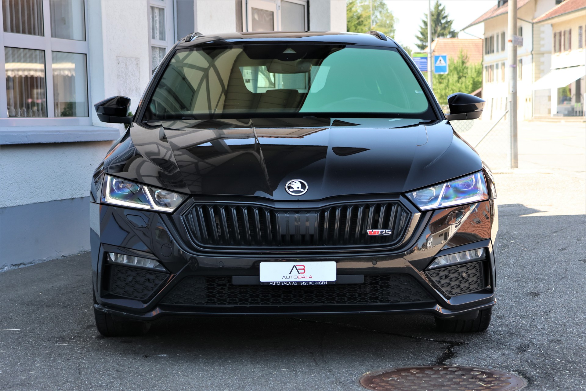 SKODA Octavia Combi 2.0 TDI DSG RS 4x4 + 2.0T AHK-image-1
