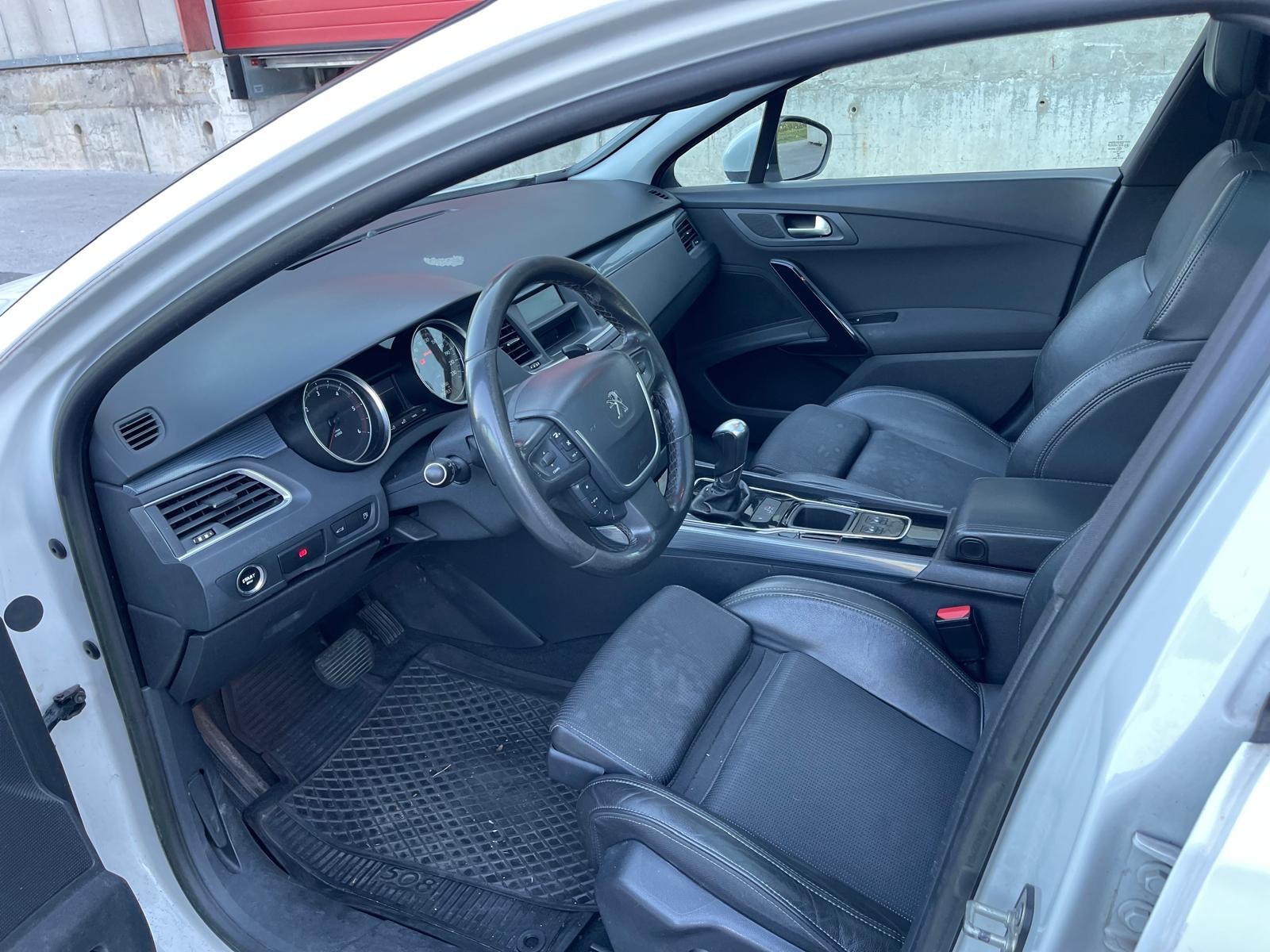PEUGEOT 508 SW 1.6 e-HDI Business EGS6-image-6