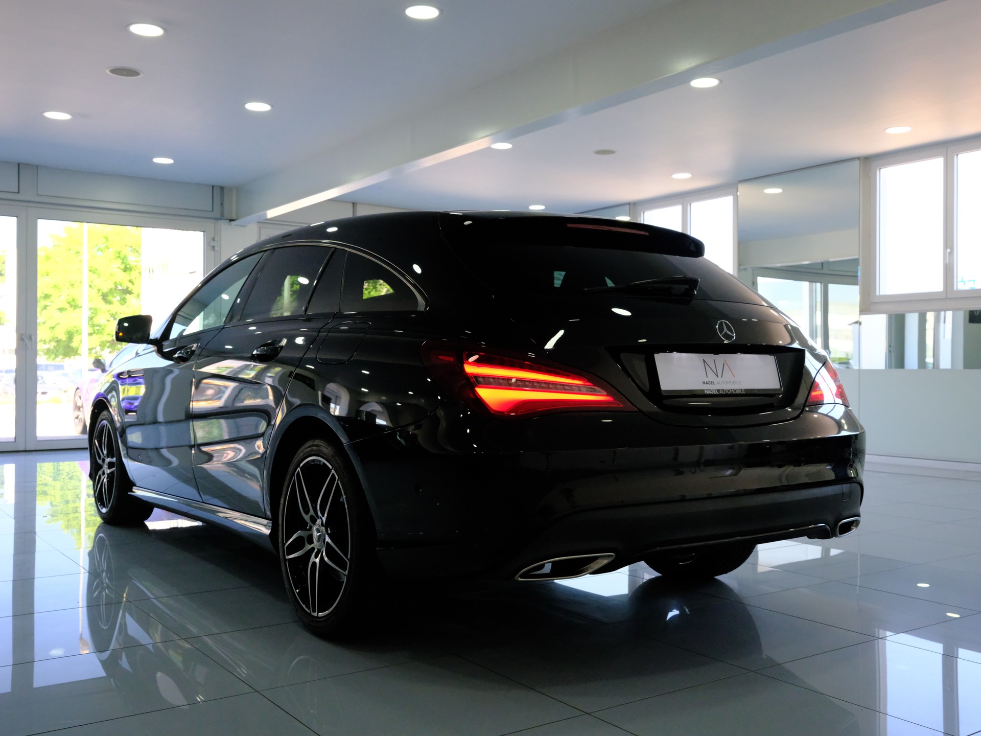 MERCEDES-BENZ CLA Shooting Brake 200 Urban 7G-DCT-image-4