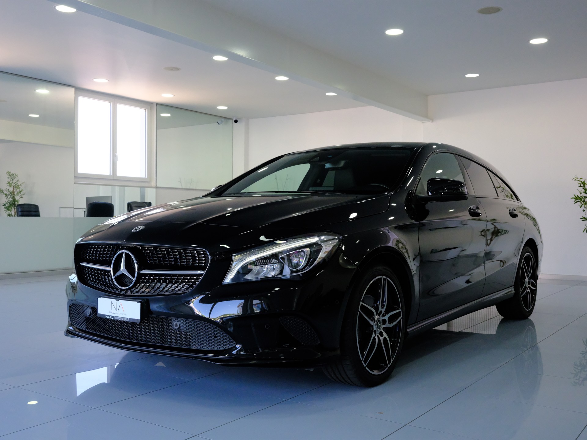 MERCEDES-BENZ CLA Shooting Brake 200 Urban 7G-DCT-image-3