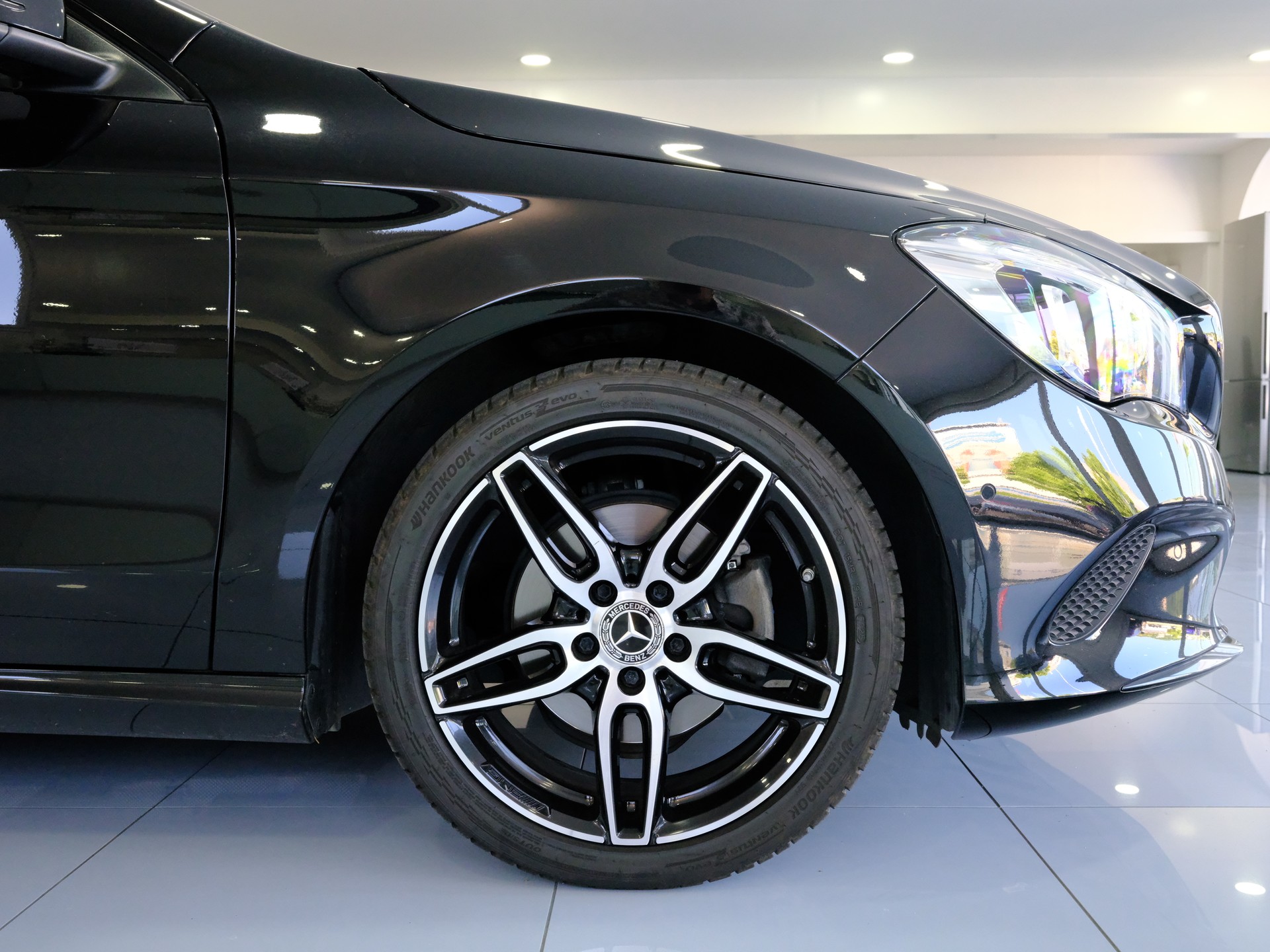 MERCEDES-BENZ CLA Shooting Brake 200 Urban 7G-DCT-image-17